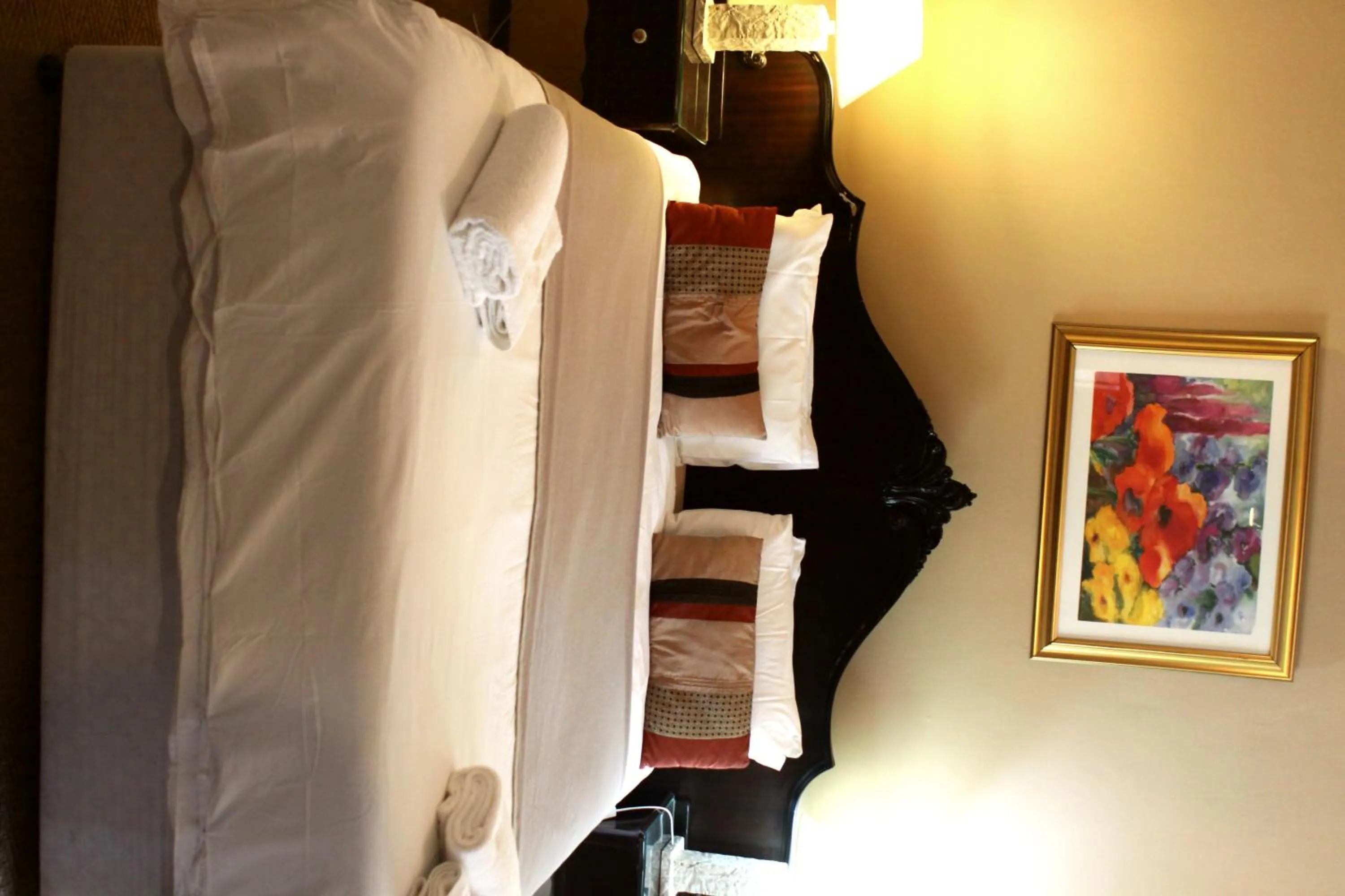 Bed in Airport Lodge Guest House