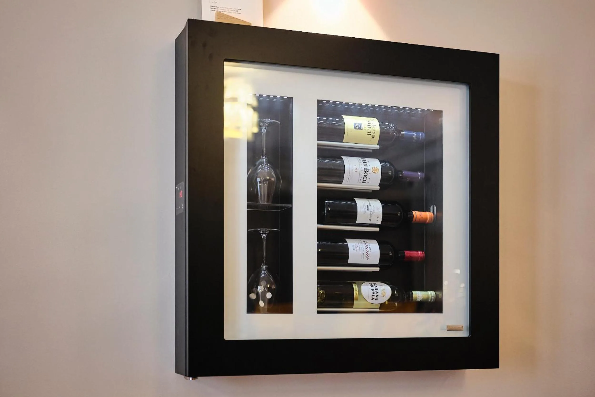 Decorative detail in Maison Heym Bordeaux