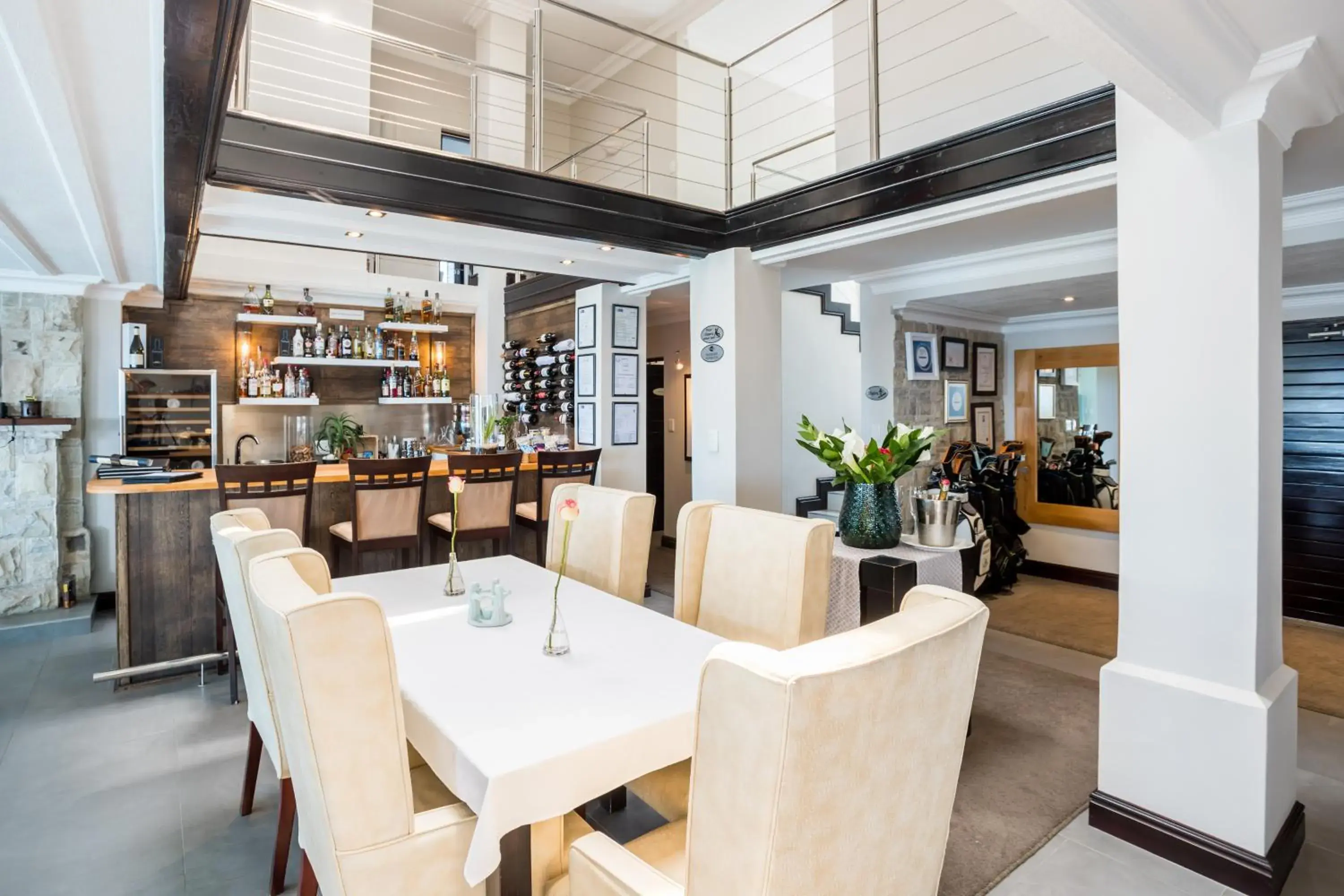 Restaurant/places to eat in Head over Hills Restaurant/places to eat in Head over Hills