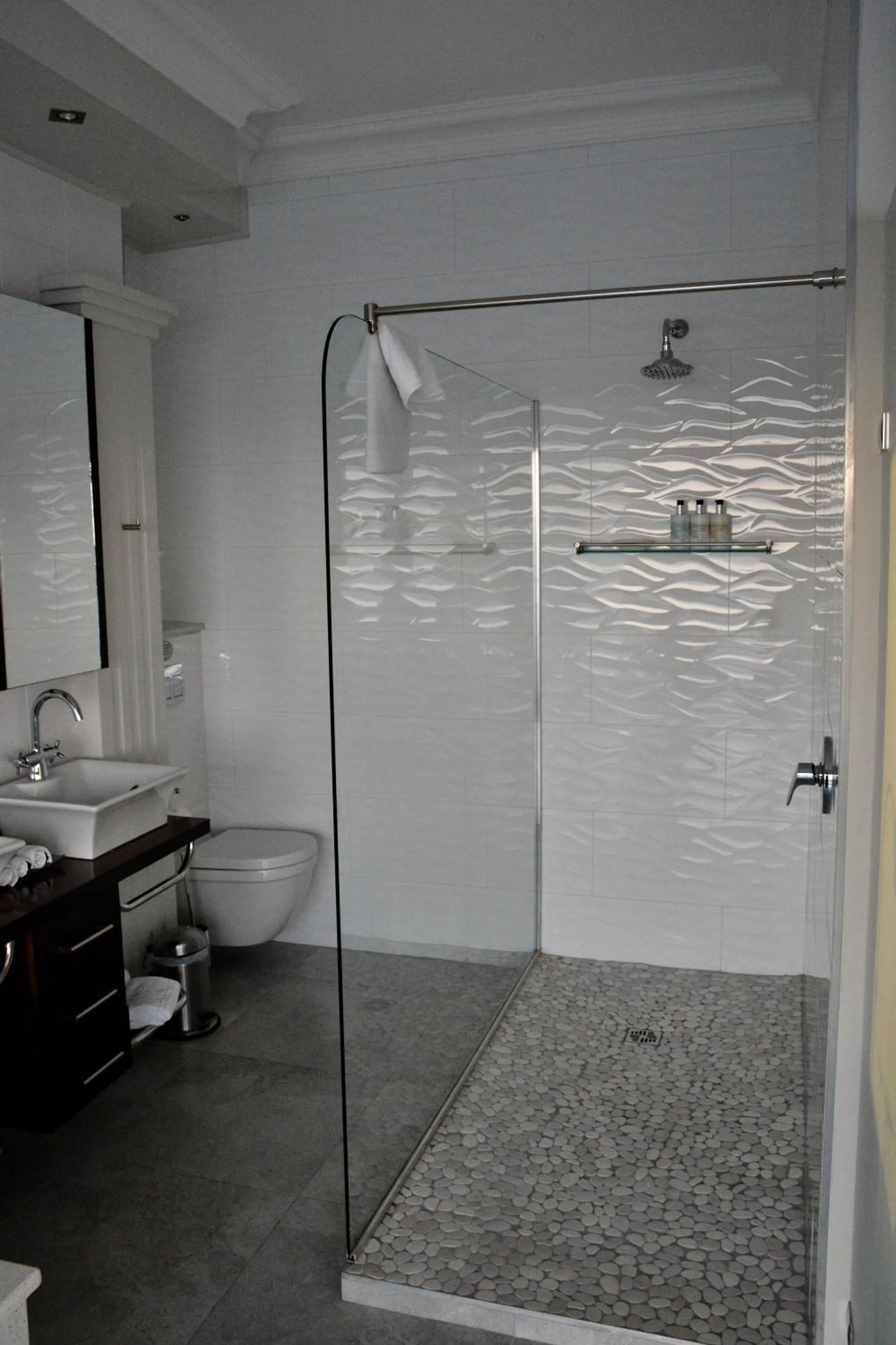 Bathroom in Head over Hills