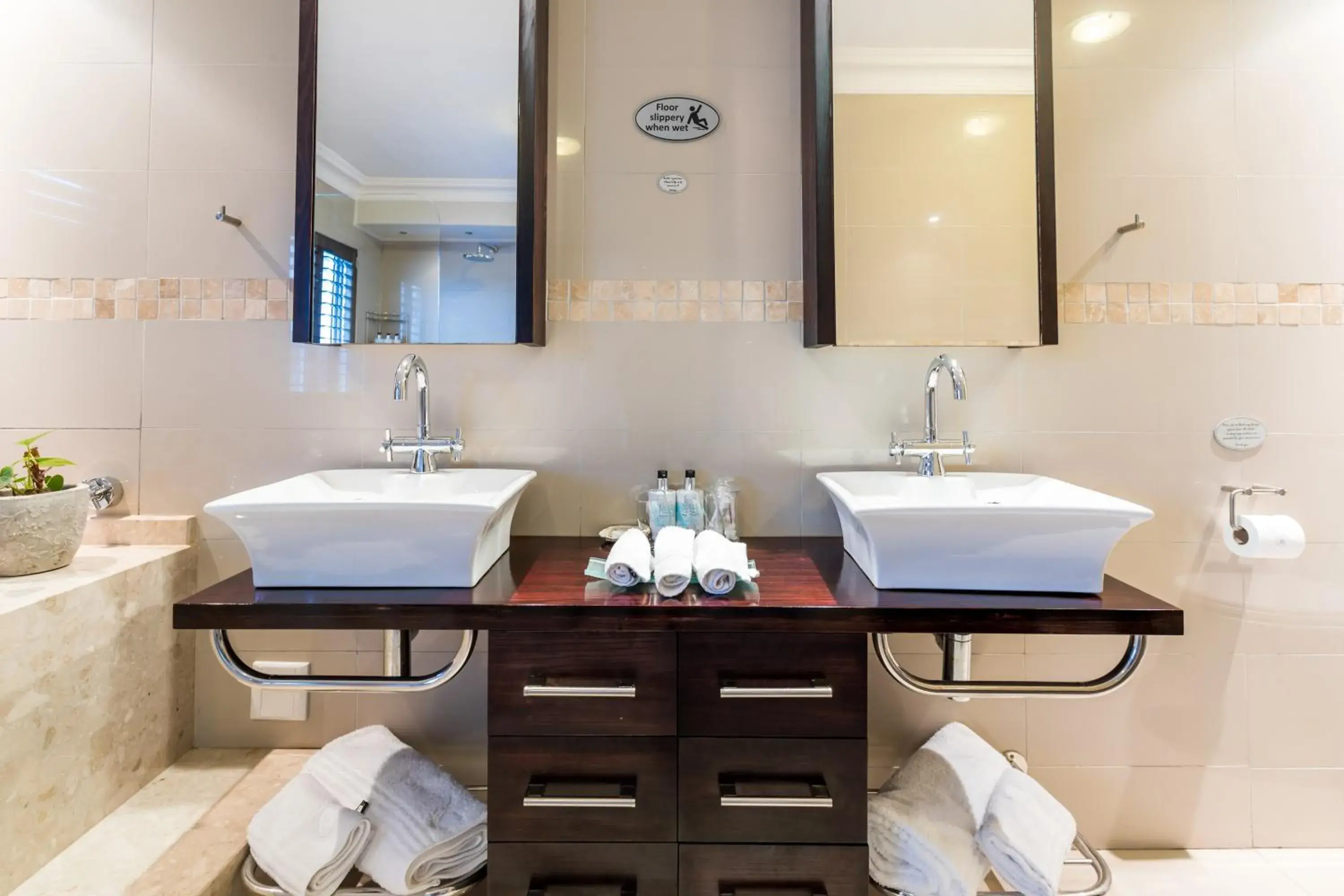 Bathroom in Head over Hills Bathroom in Head over Hills