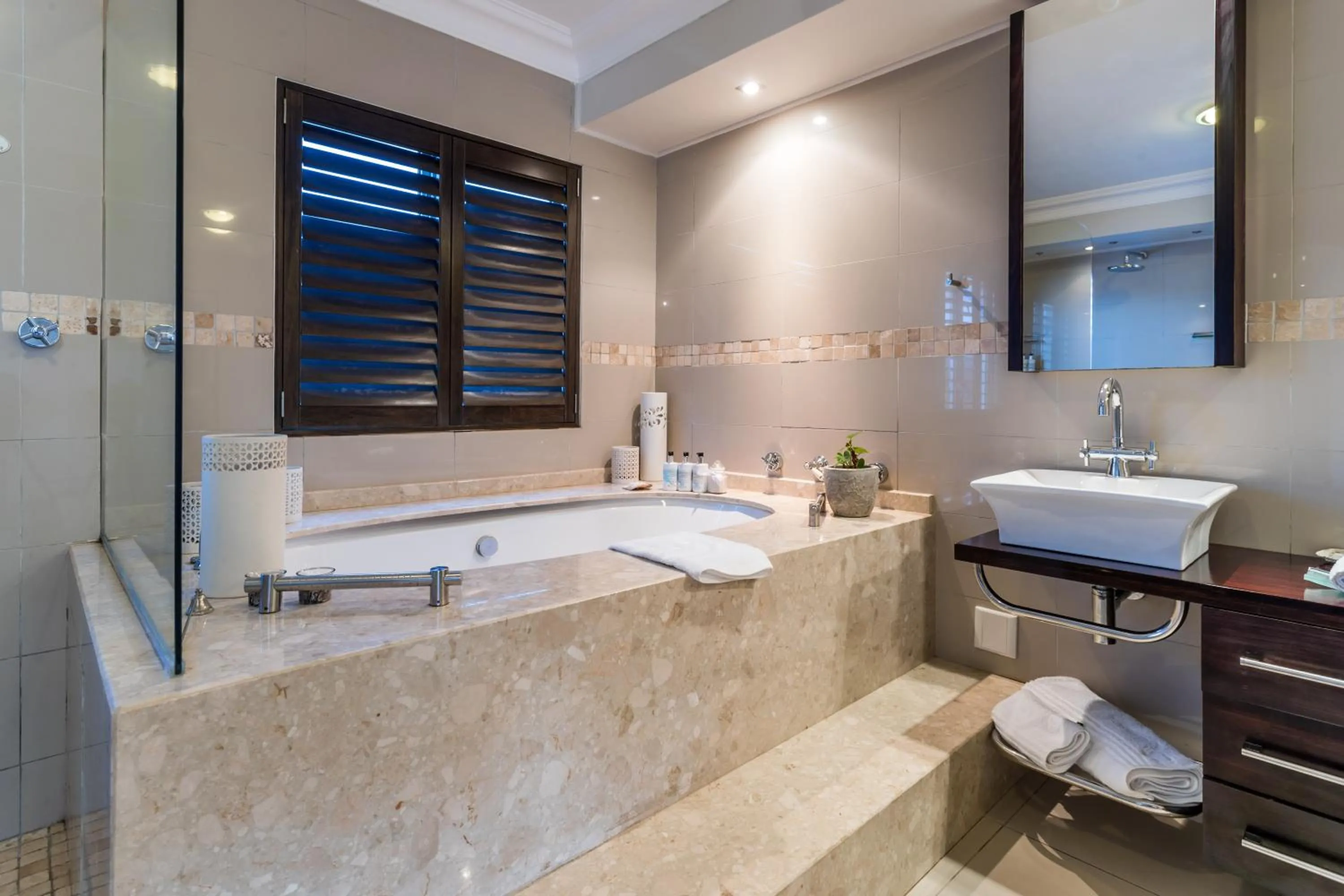 Bathroom in Head over Hills