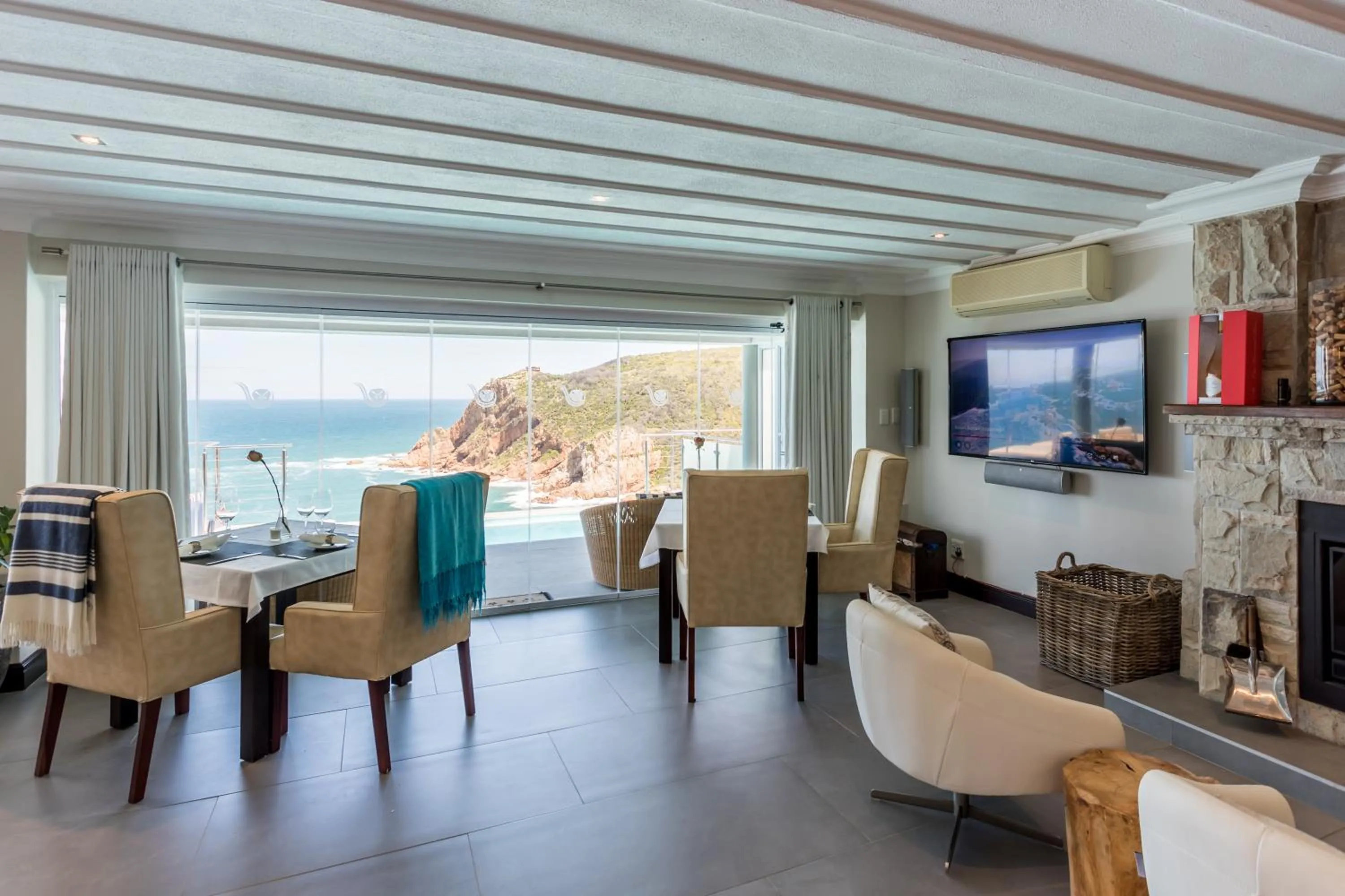 Lounge or bar in Head over Hills