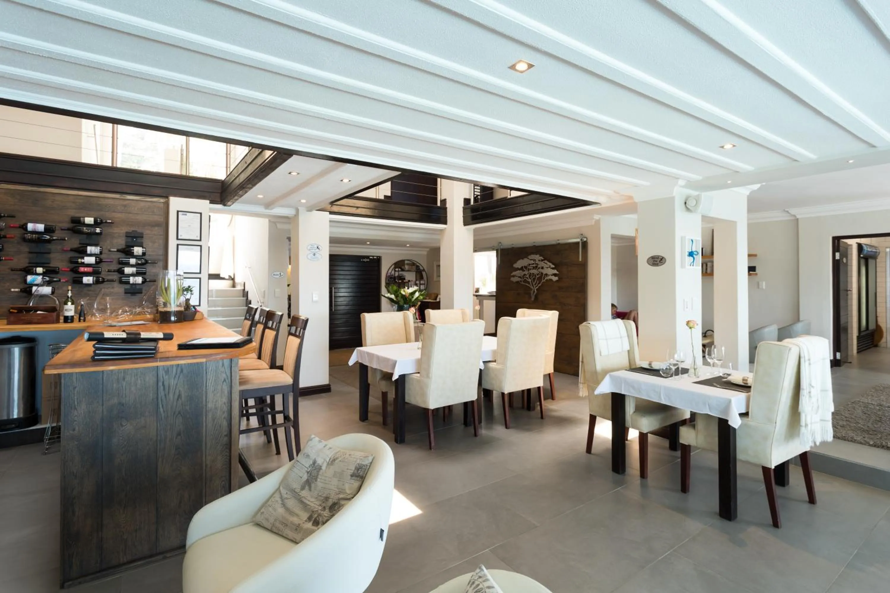 Restaurant/places to eat in Head over Hills