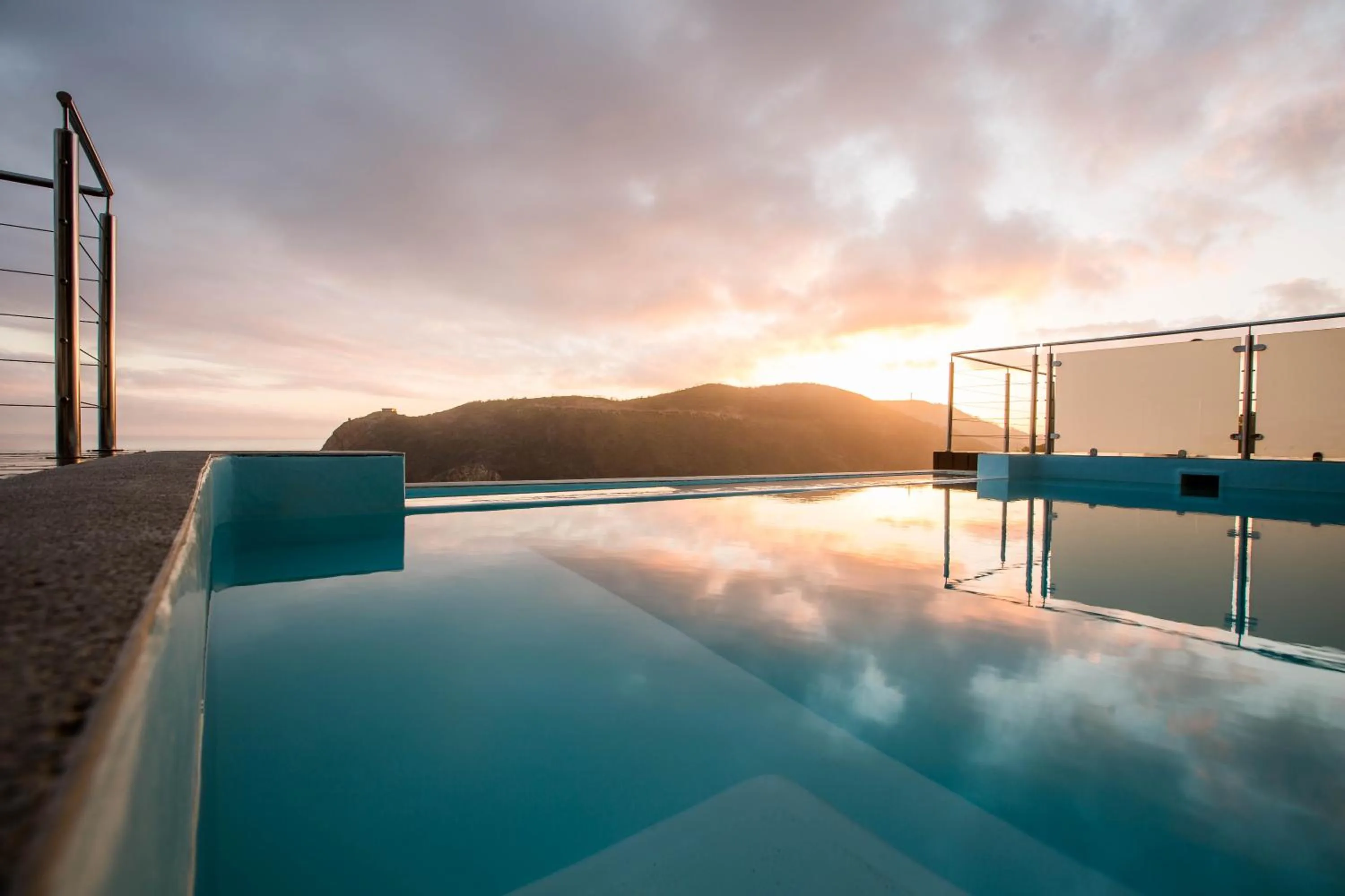 Swimming pool in Head over Hills