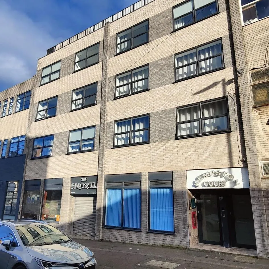 Property building in Liverpool Stays - Kempston Court