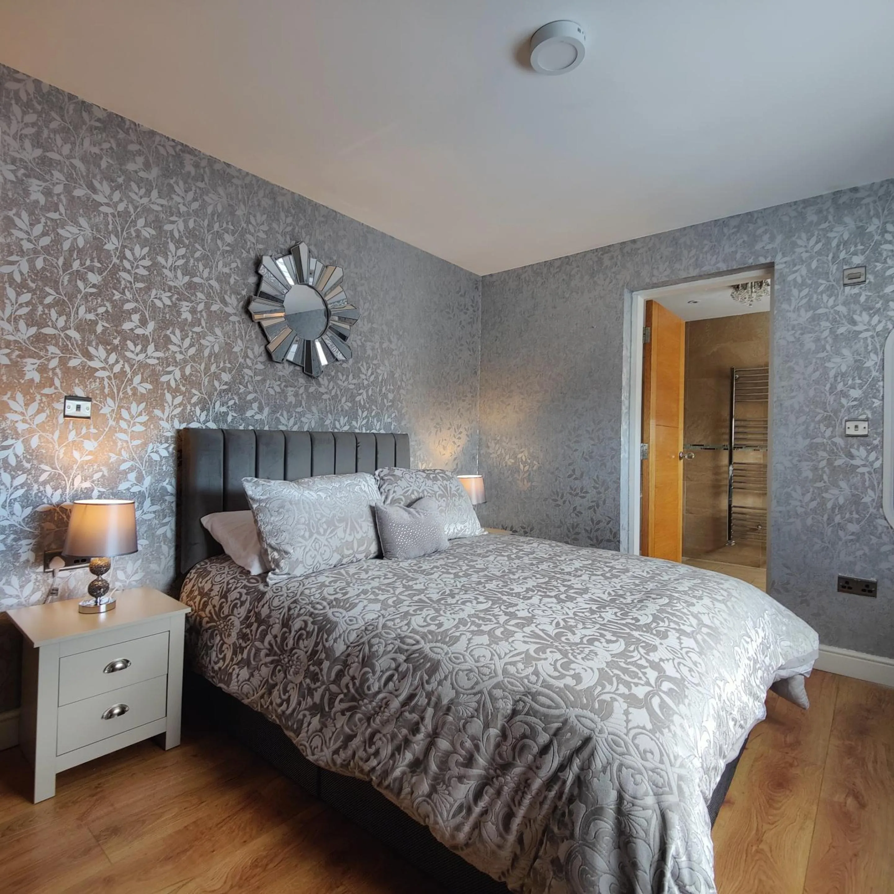 Bedroom, Bed in Liverpool Stays - Kempston Court