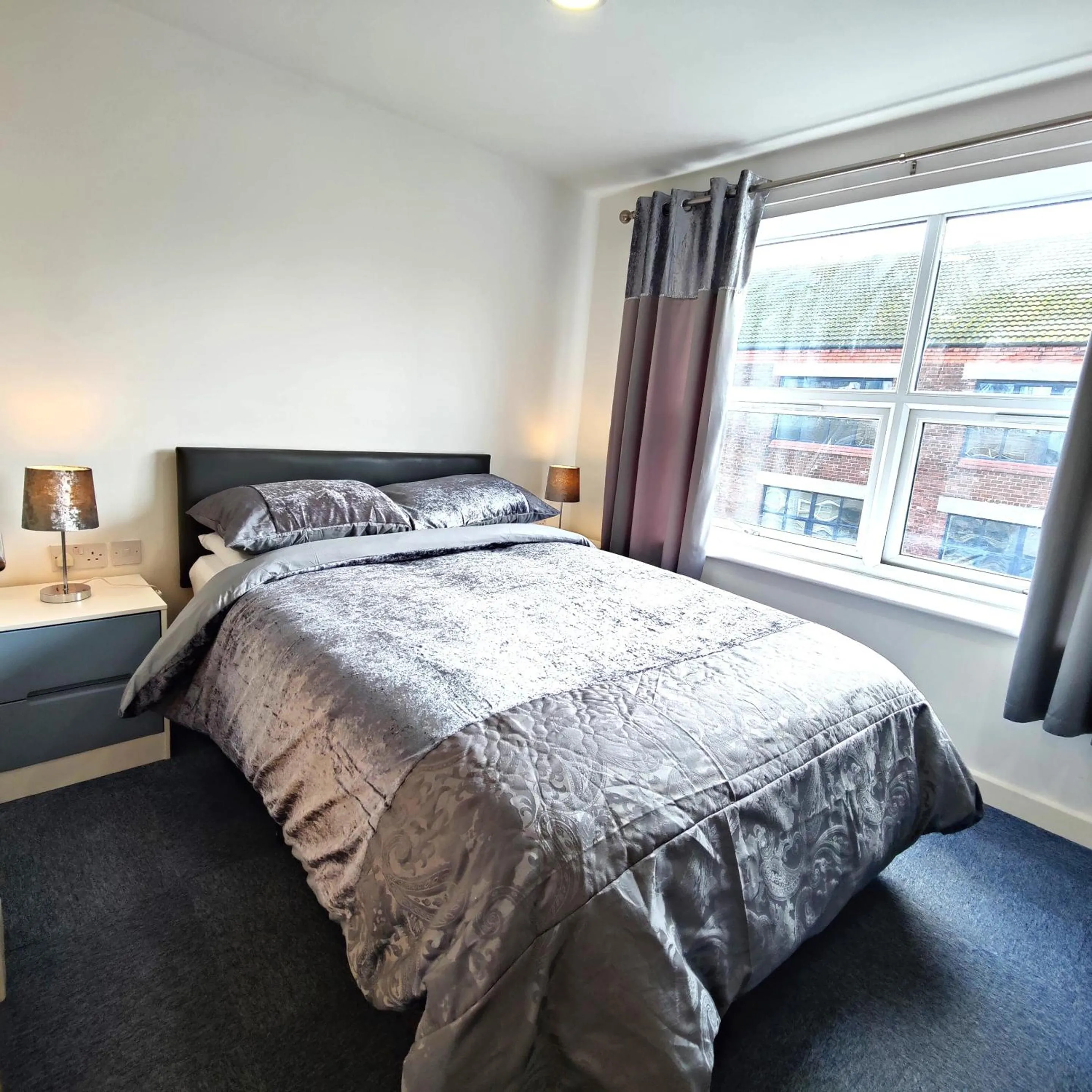 Bedroom, Bed in Liverpool Stays - Kempston Court