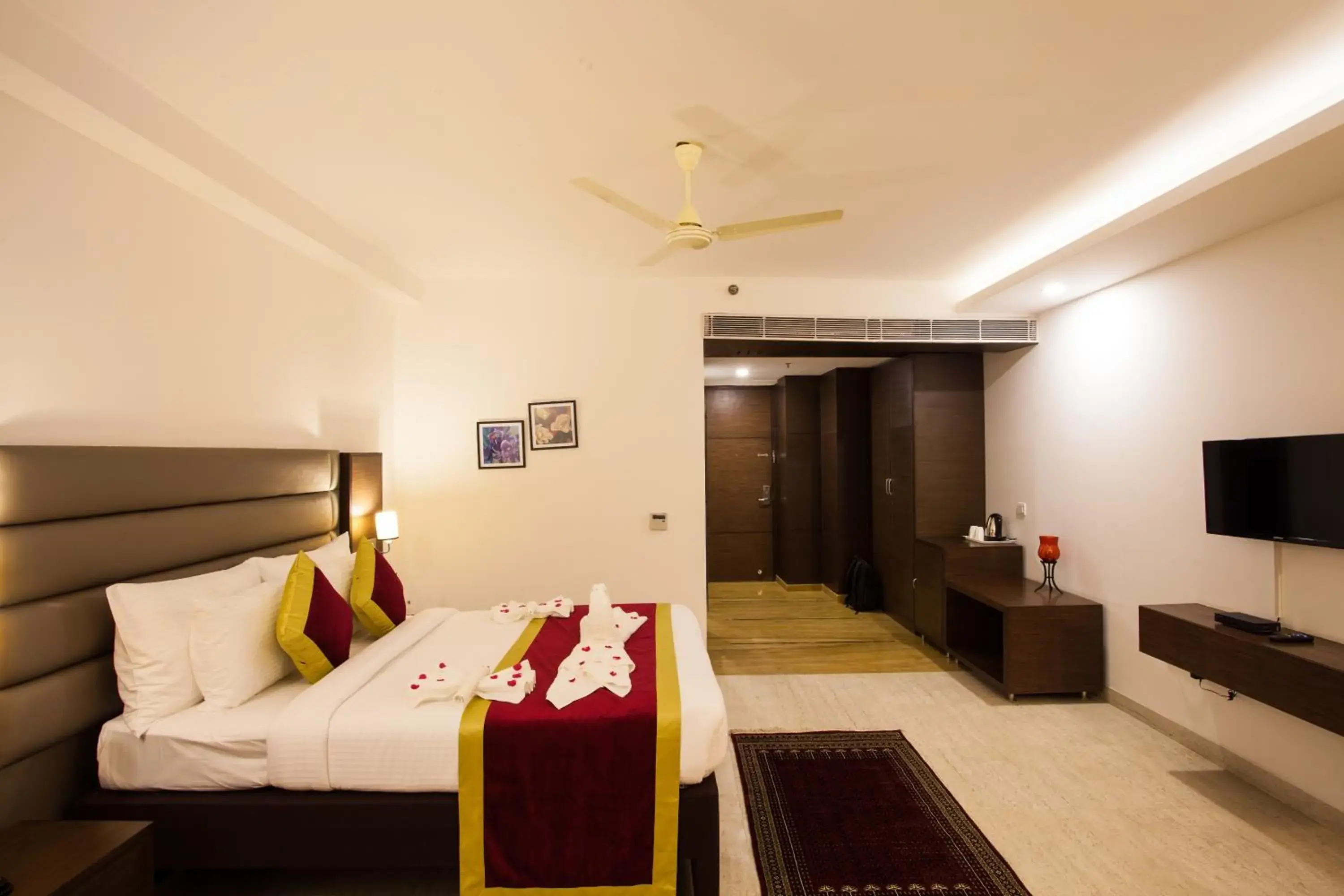 Bed in Velvet Clarks Exotica Bed in Velvet Clarks Exotica