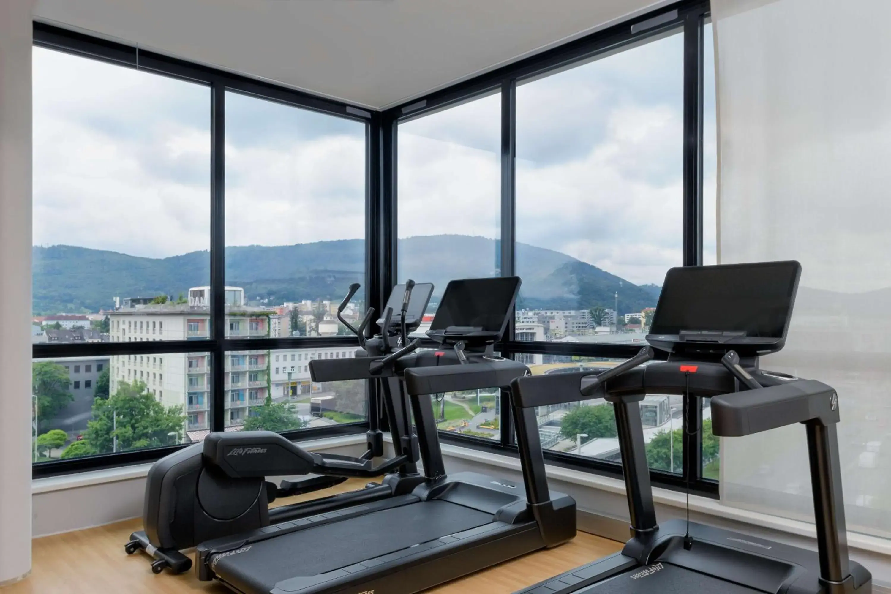Fitness centre/facilities in Radisson Hotel Graz Fitness centre/facilities in Radisson Hotel Graz