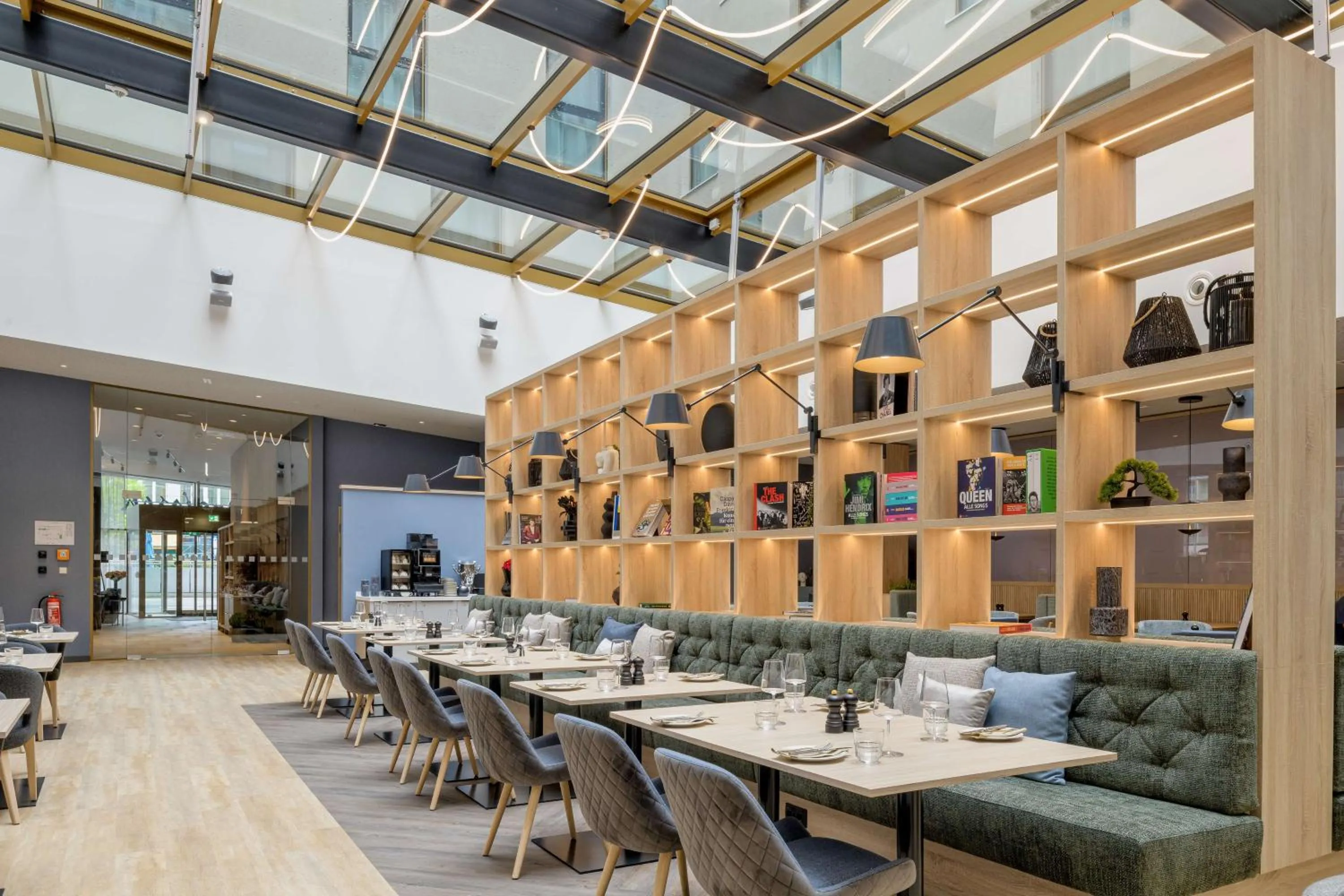 Restaurant/places to eat in Radisson Hotel Graz