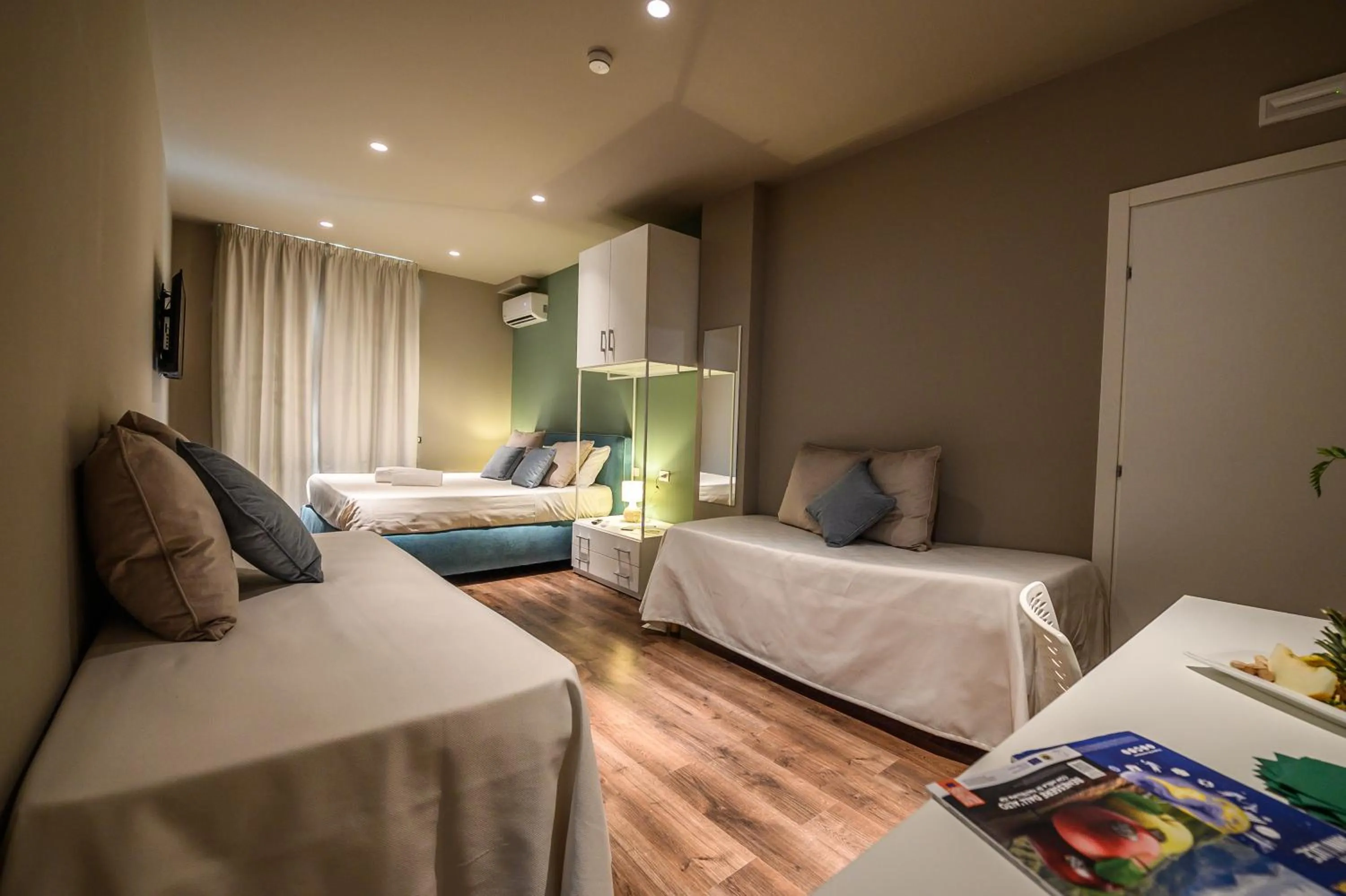 Facade/entrance, Bed in Baitan Hotel