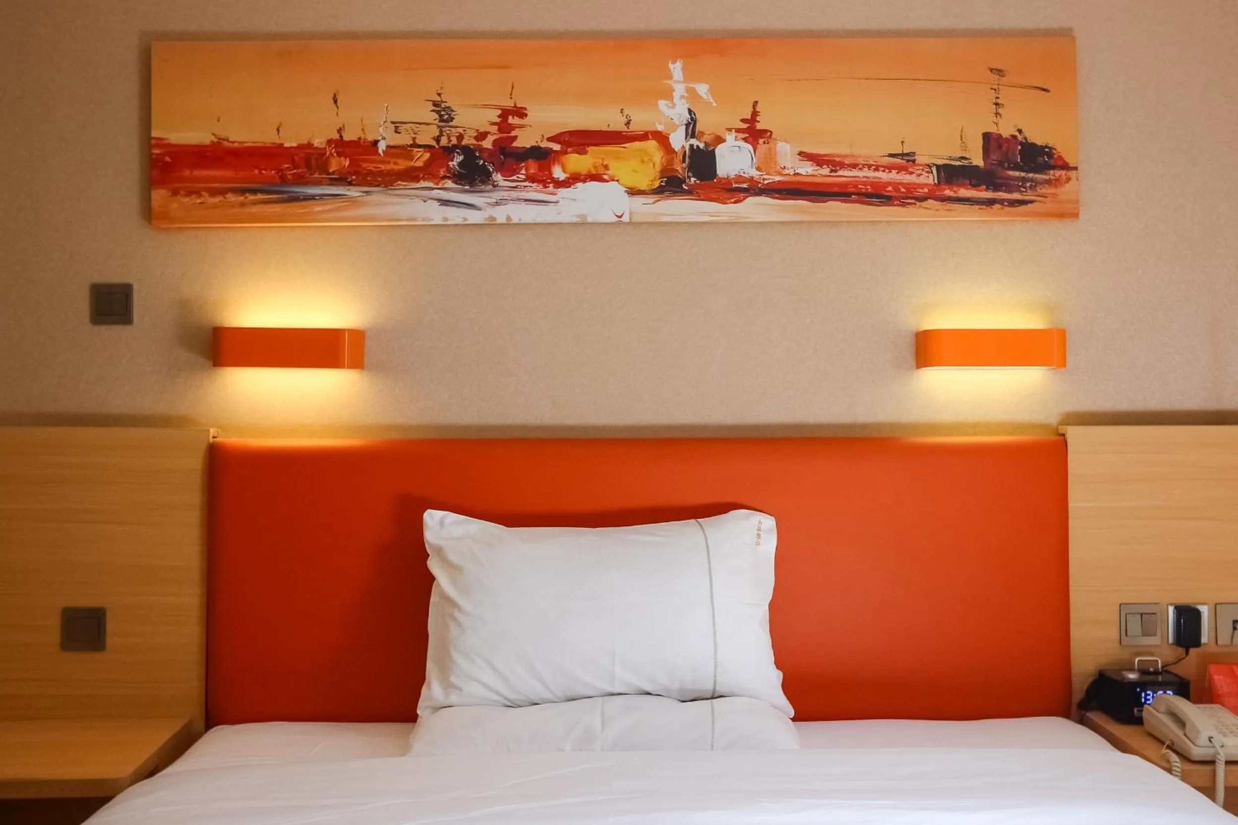 Decorative detail, Bed in 7Days Premium Guangzhou Tianhe Shipaiqiao