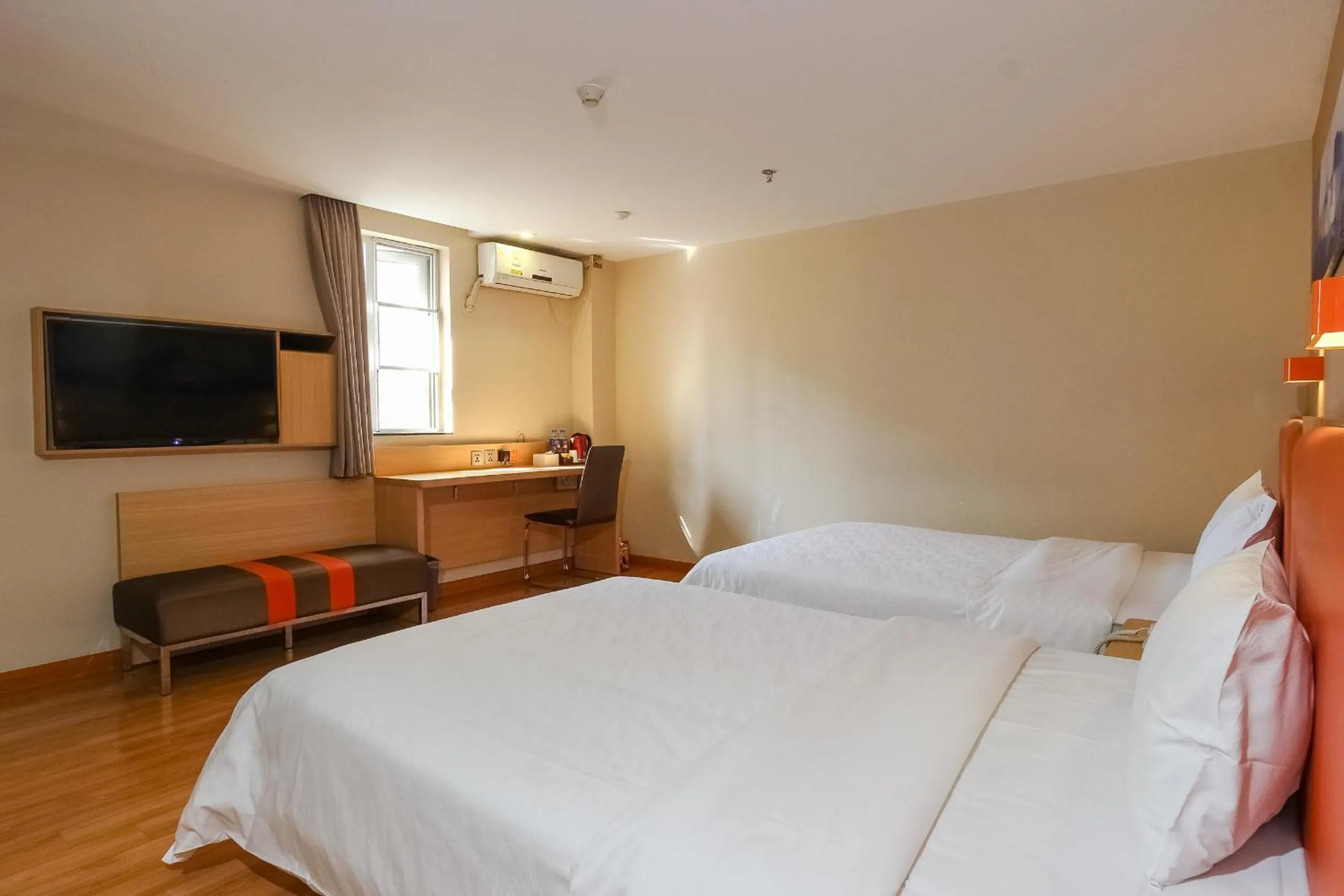 Day, Bed in 7Days Premium Guangzhou Tianhe Shipaiqiao