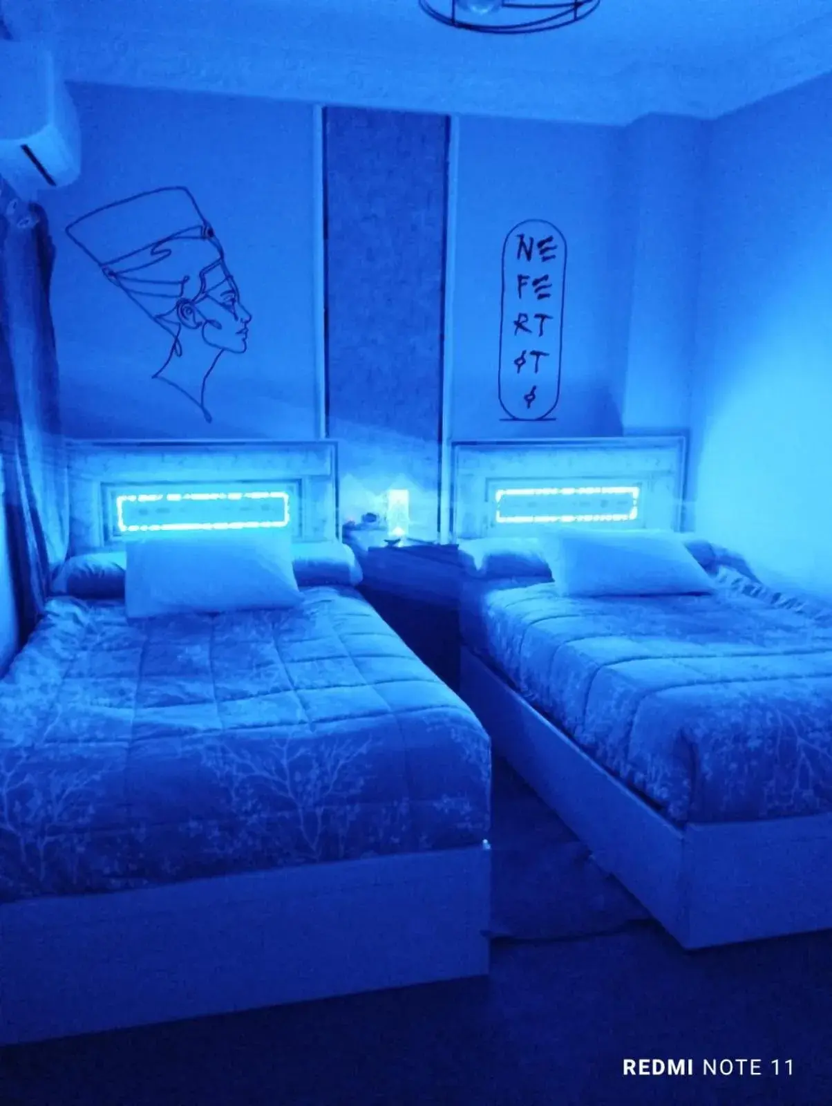 Deluxe Double Studio in Sneferu Pyramids inn - Full Pyramids View Deluxe Double Studio in Sneferu Pyramids inn - Full Pyramids View