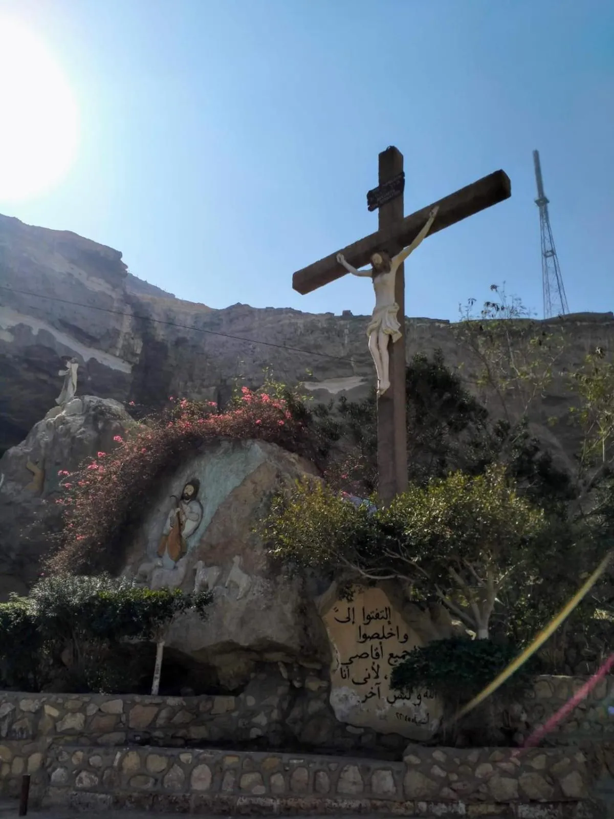 Nearby landmark in Sneferu Pyramids inn - Full Pyramids View