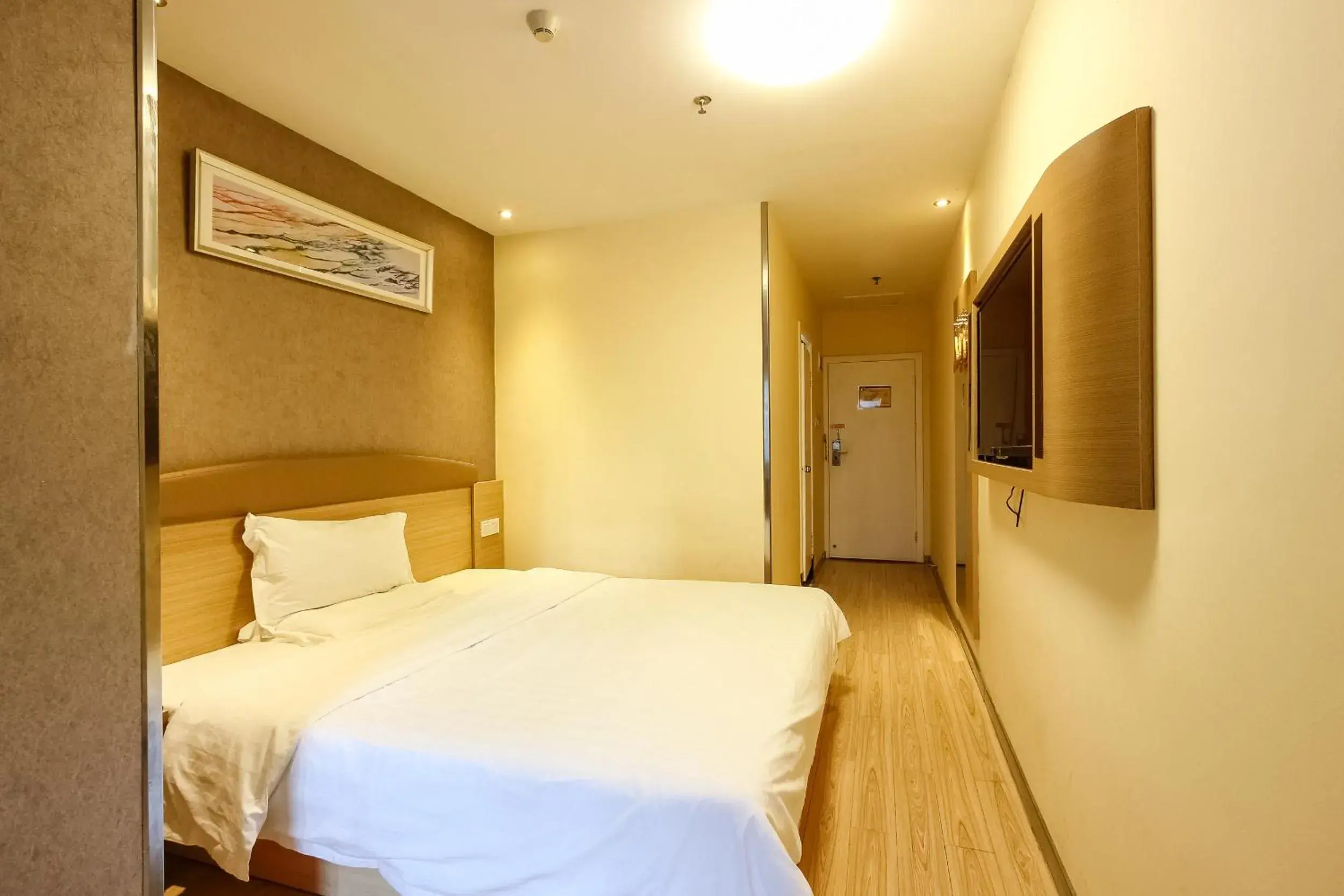 Photo of the whole room, Bed in 7 Days Inn Guangzhou Zhongshan 1st Overpass Branch