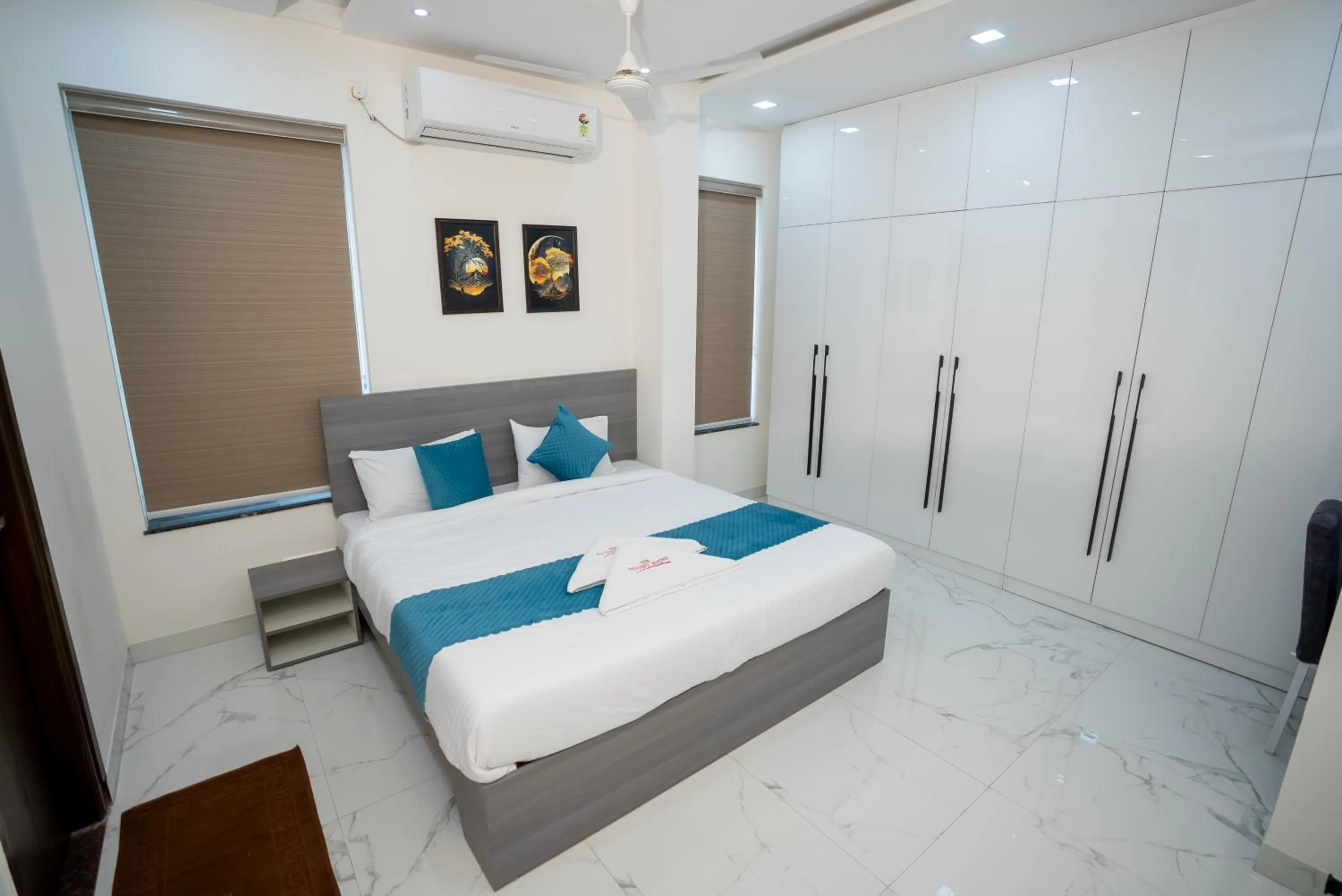 Bedroom, Bed in The Balcony Suites
