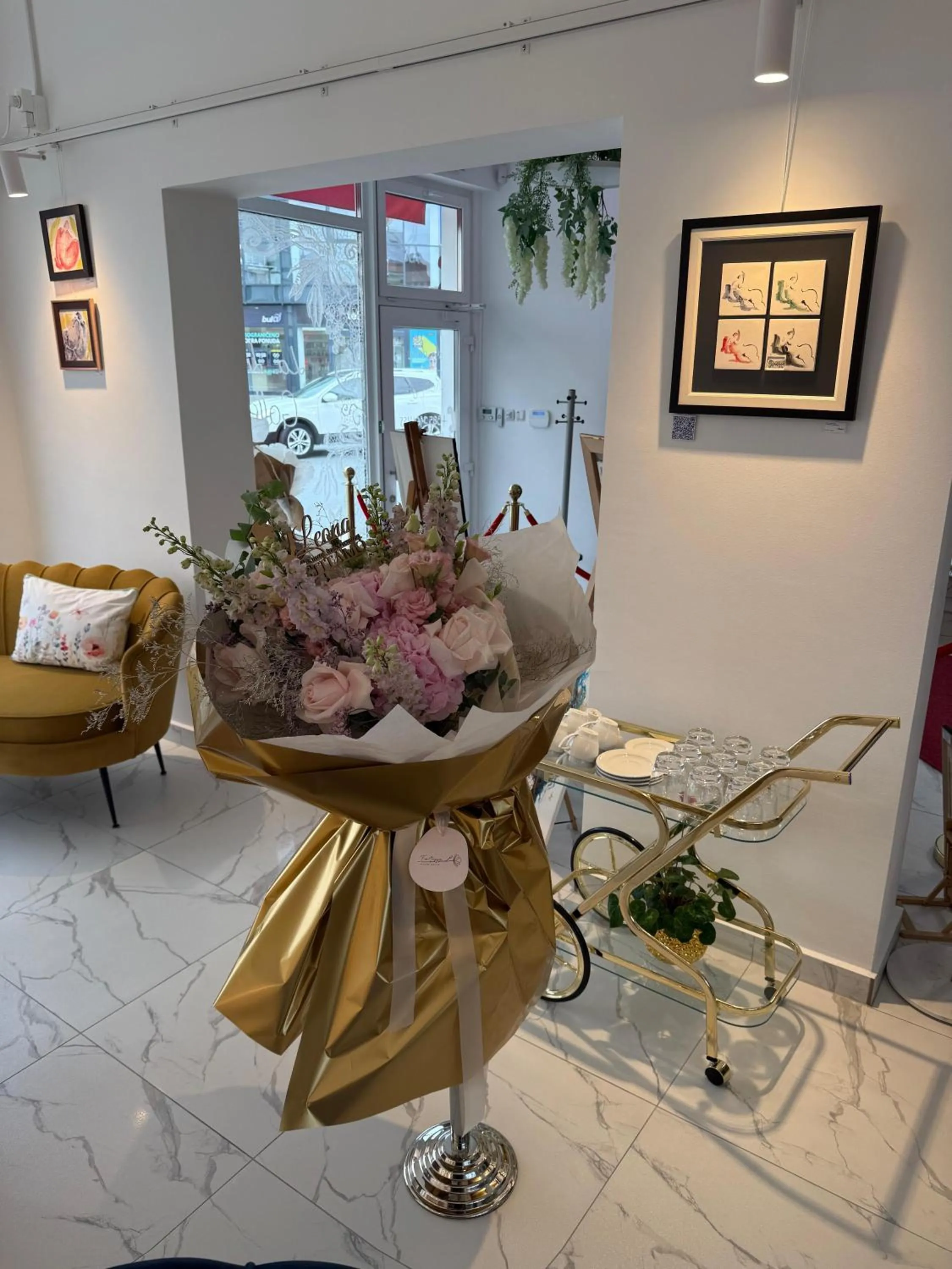 La Luna Petite Suite Deluxe Apartment with Pool & Jacuzzi, Bikes and Covered Parking