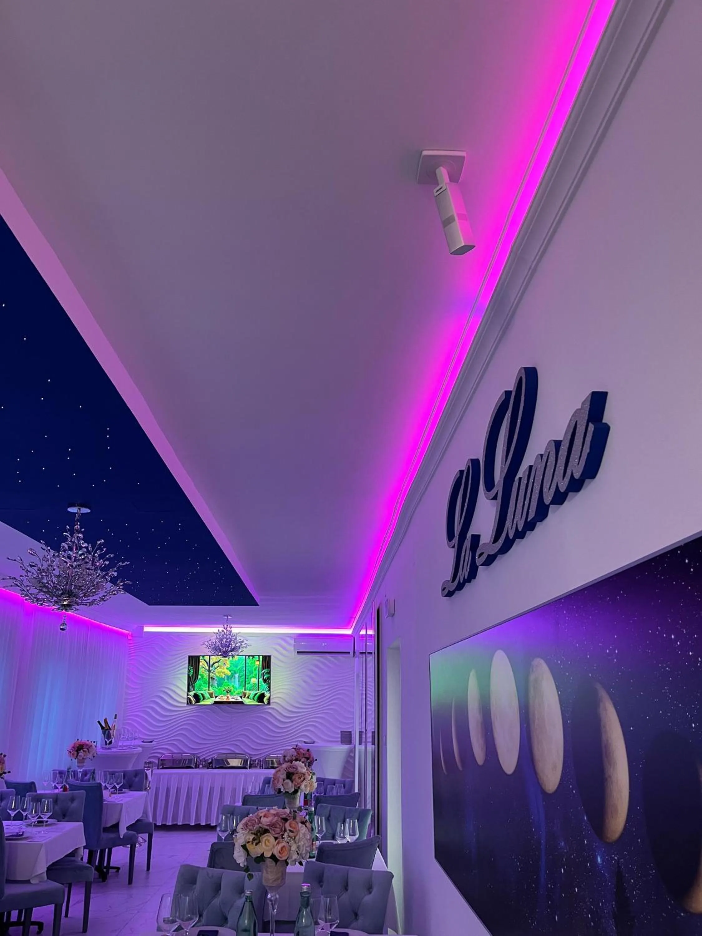 La Luna Petite Suite Deluxe Apartment with Pool & Jacuzzi, Bikes and Covered Parking