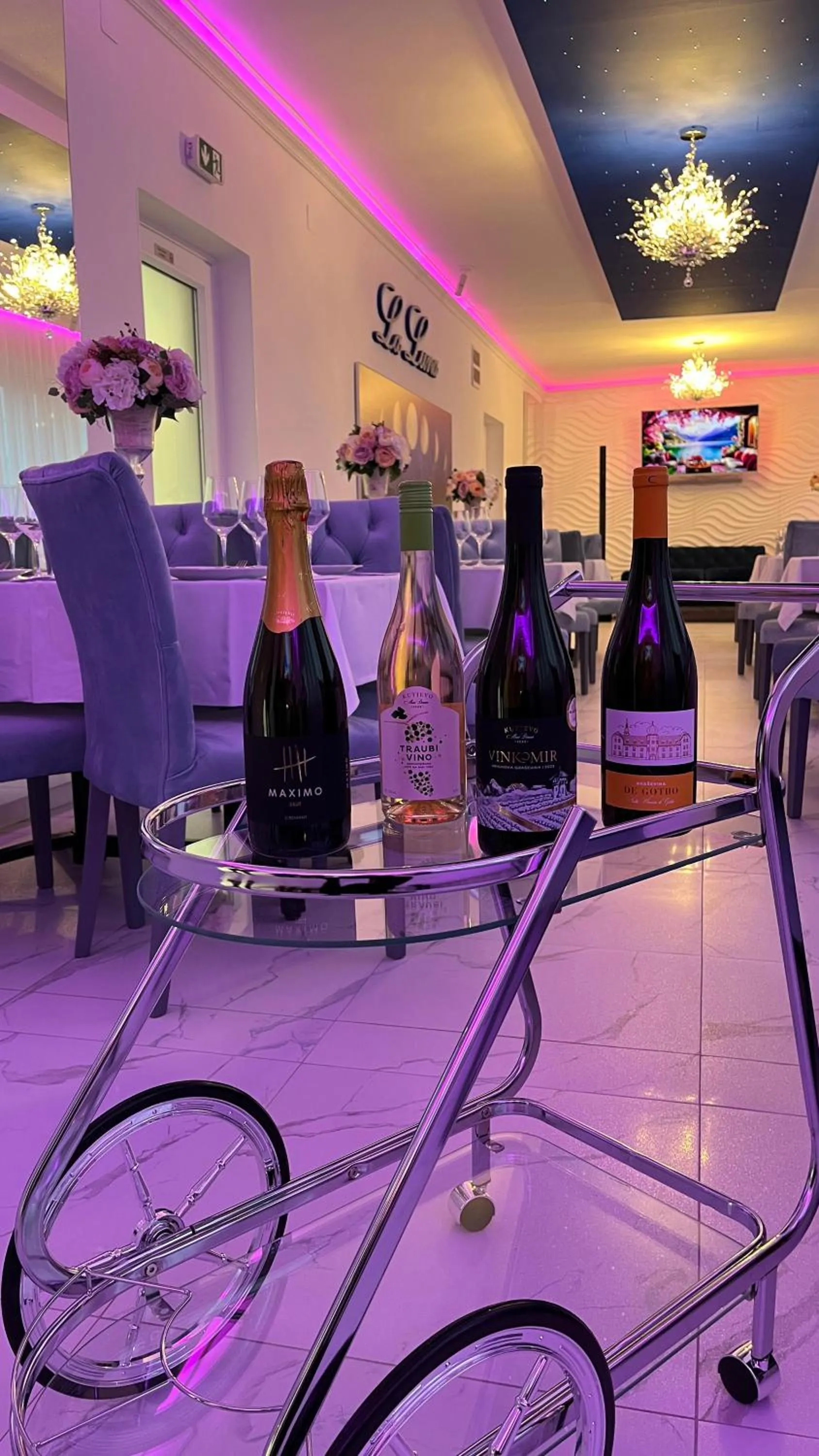 La Luna Petite Suite Deluxe Apartment with Pool & Jacuzzi, Bikes and Covered Parking