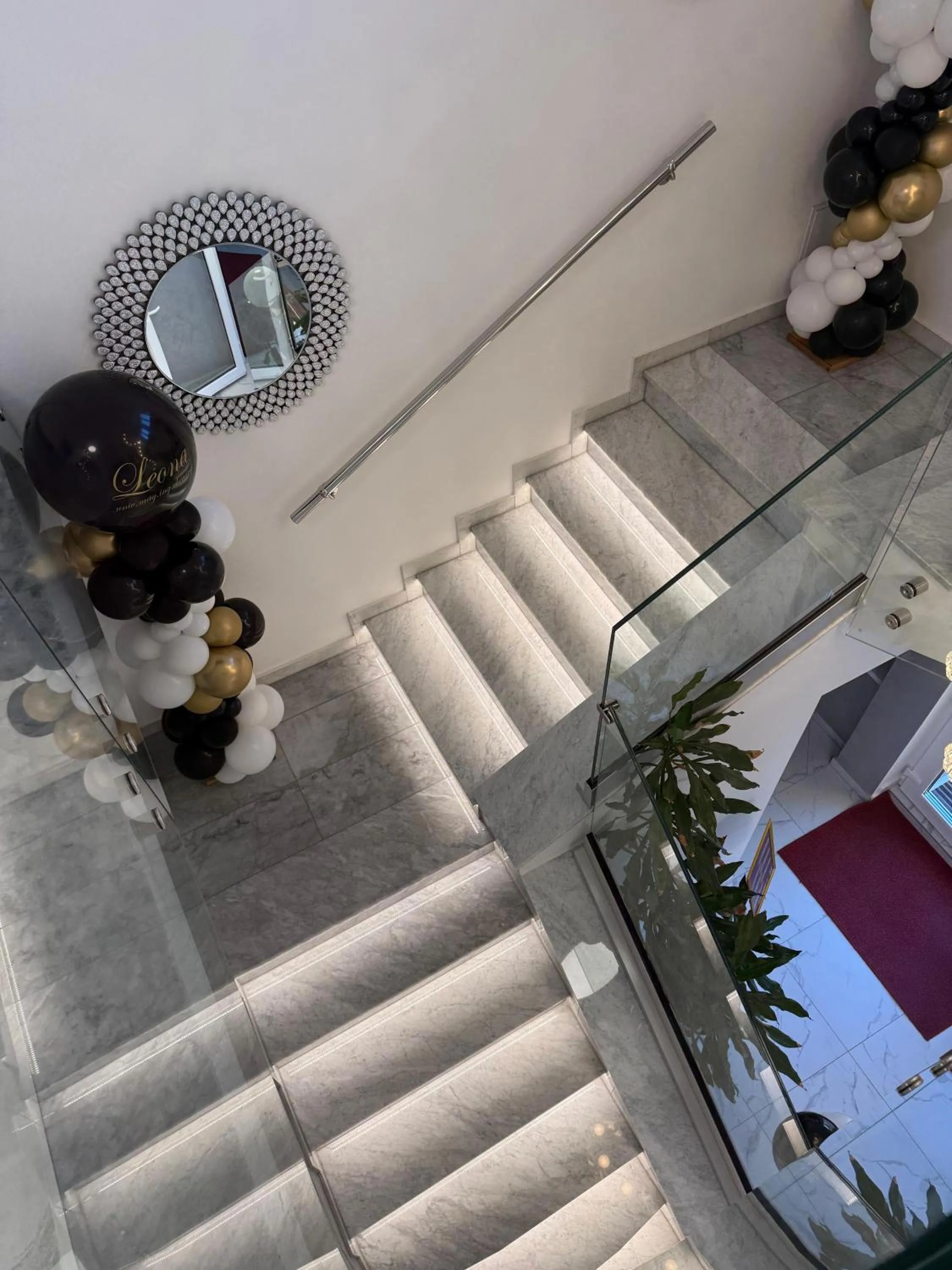 La Luna Petite Suite Deluxe Apartment with Pool & Jacuzzi, Bikes and Covered Parking