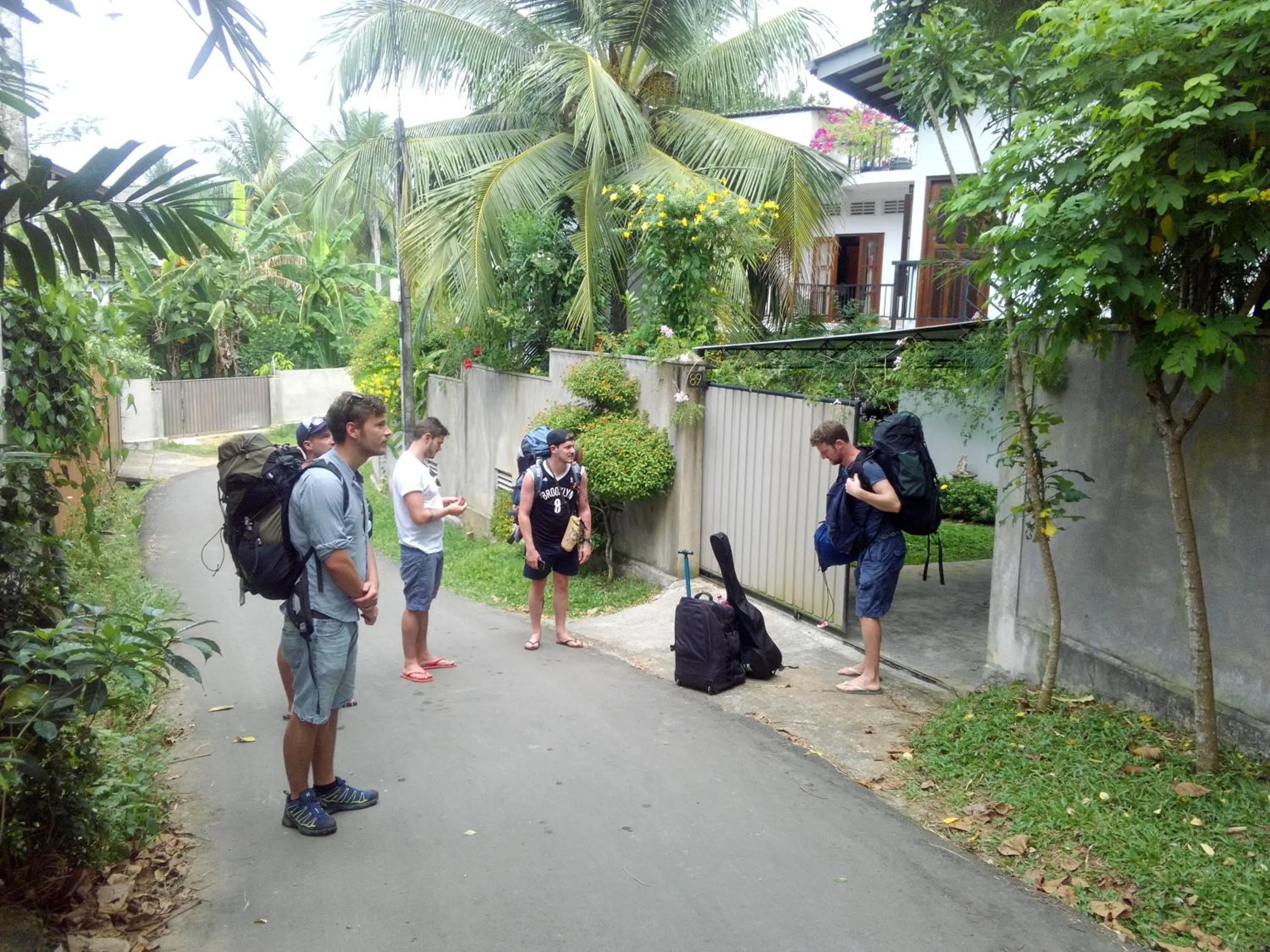 People in Sunny Side 89