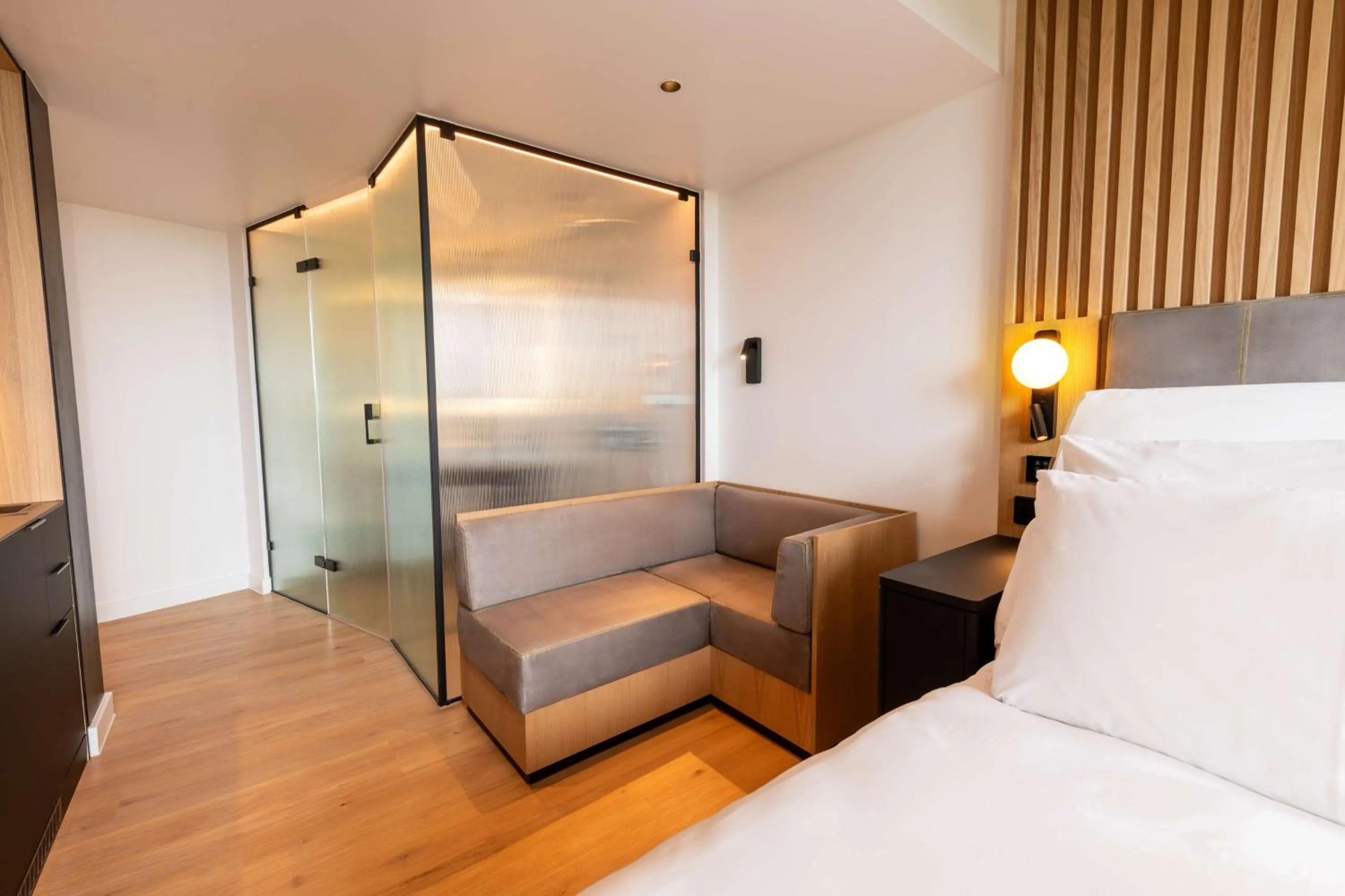 Bedroom, Bed in YOTELPAD London Stratford