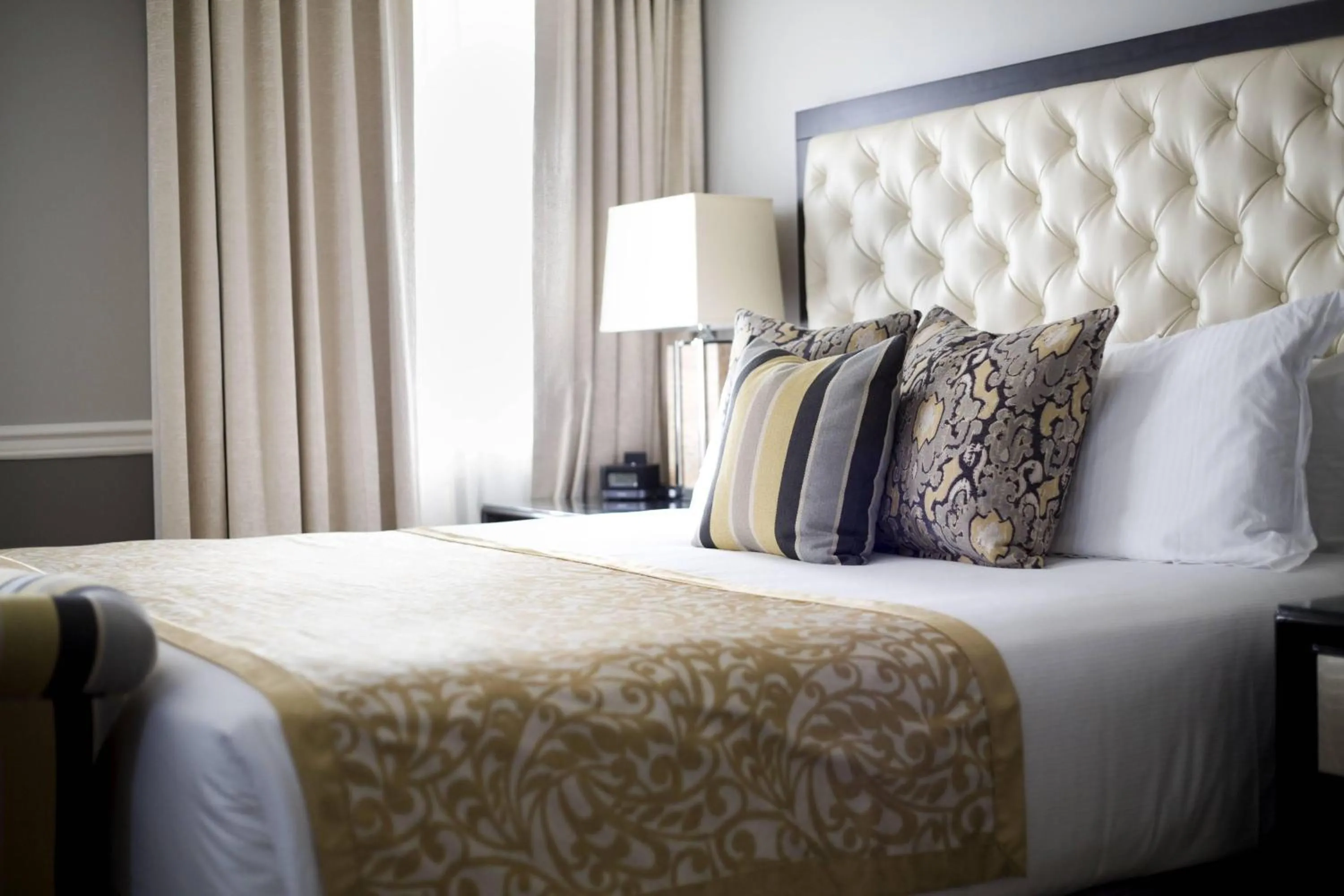 Photo of the whole room, Bed in Ambassador Hotel Tulsa, Autograph Collection