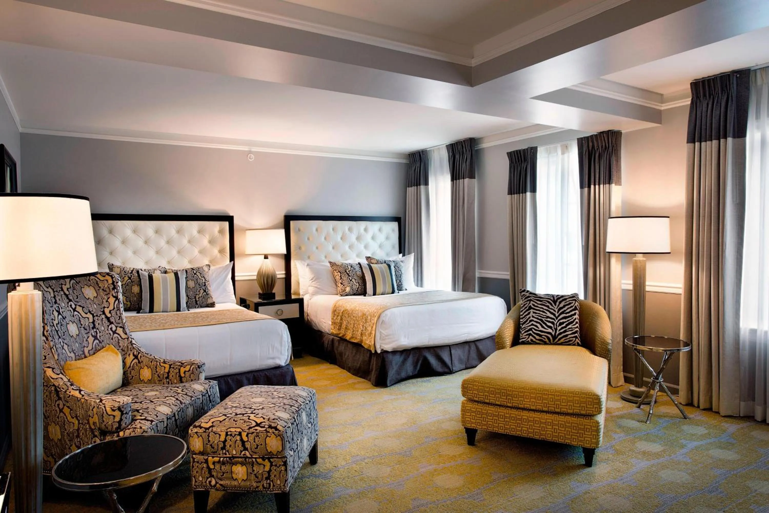 Photo of the whole room, Bed in Ambassador Hotel Tulsa, Autograph Collection