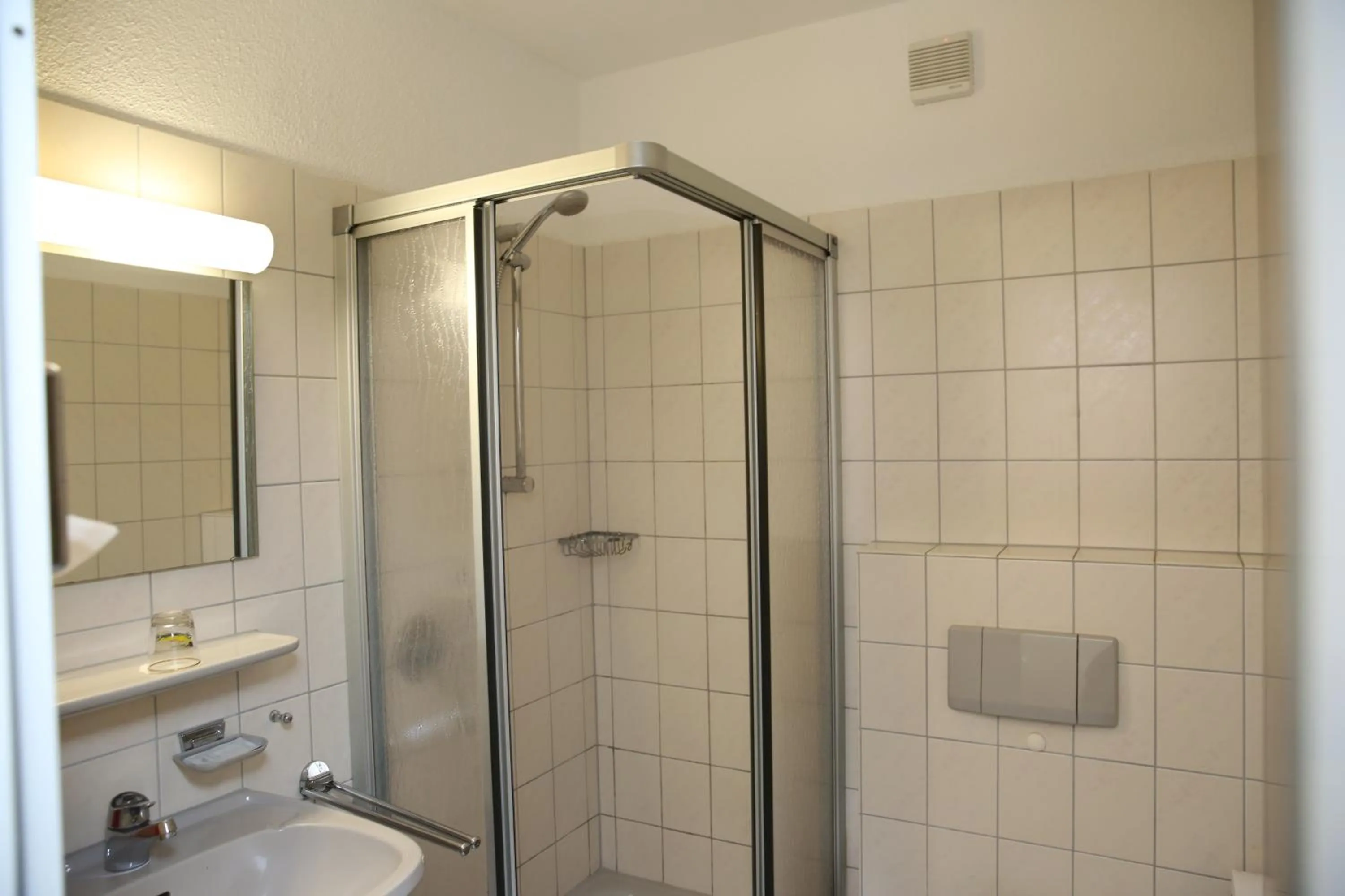 Shower in Hotel Garni Alte Post