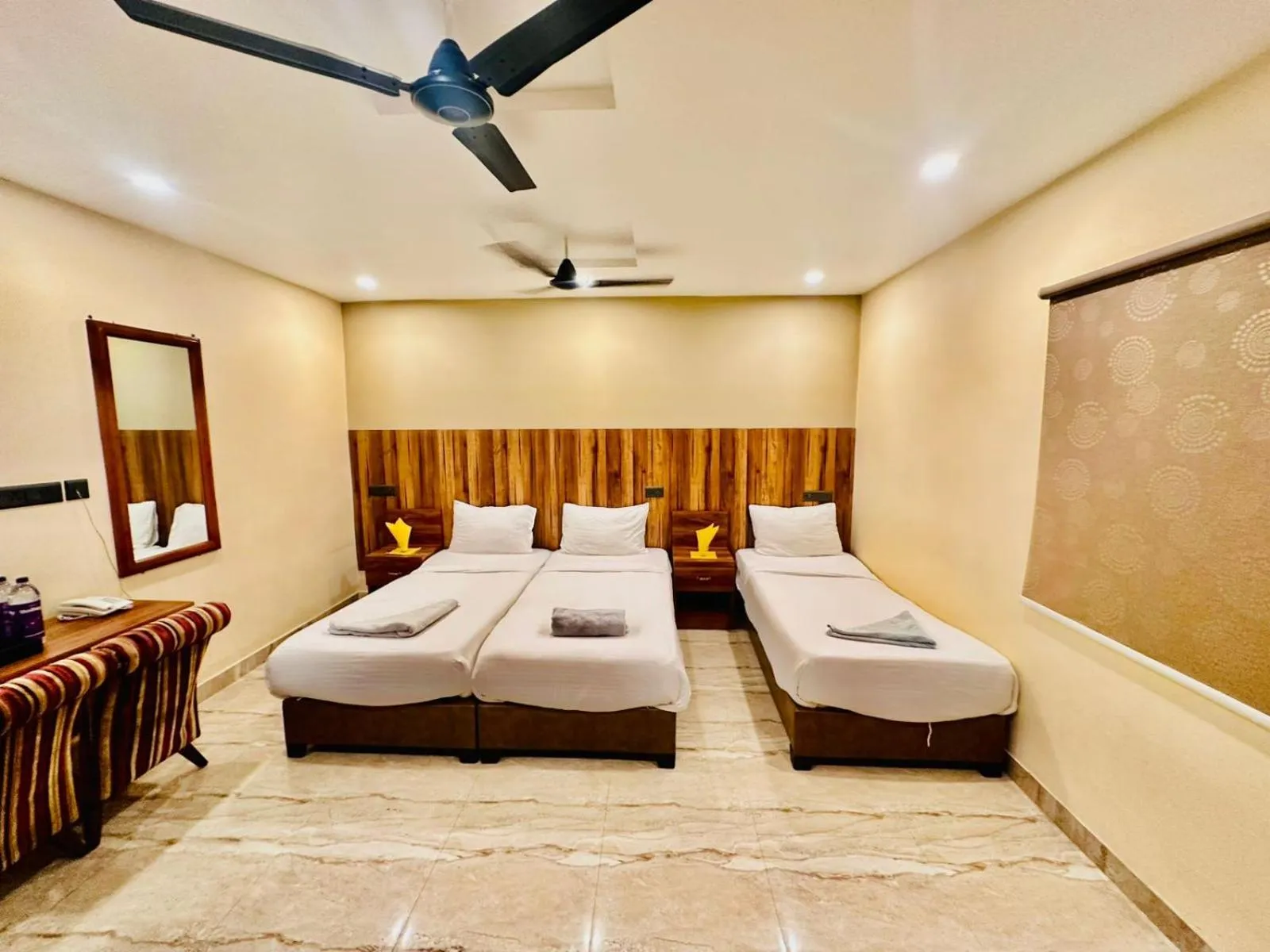 Bedroom, Bed in Hotel Windsor Plaza