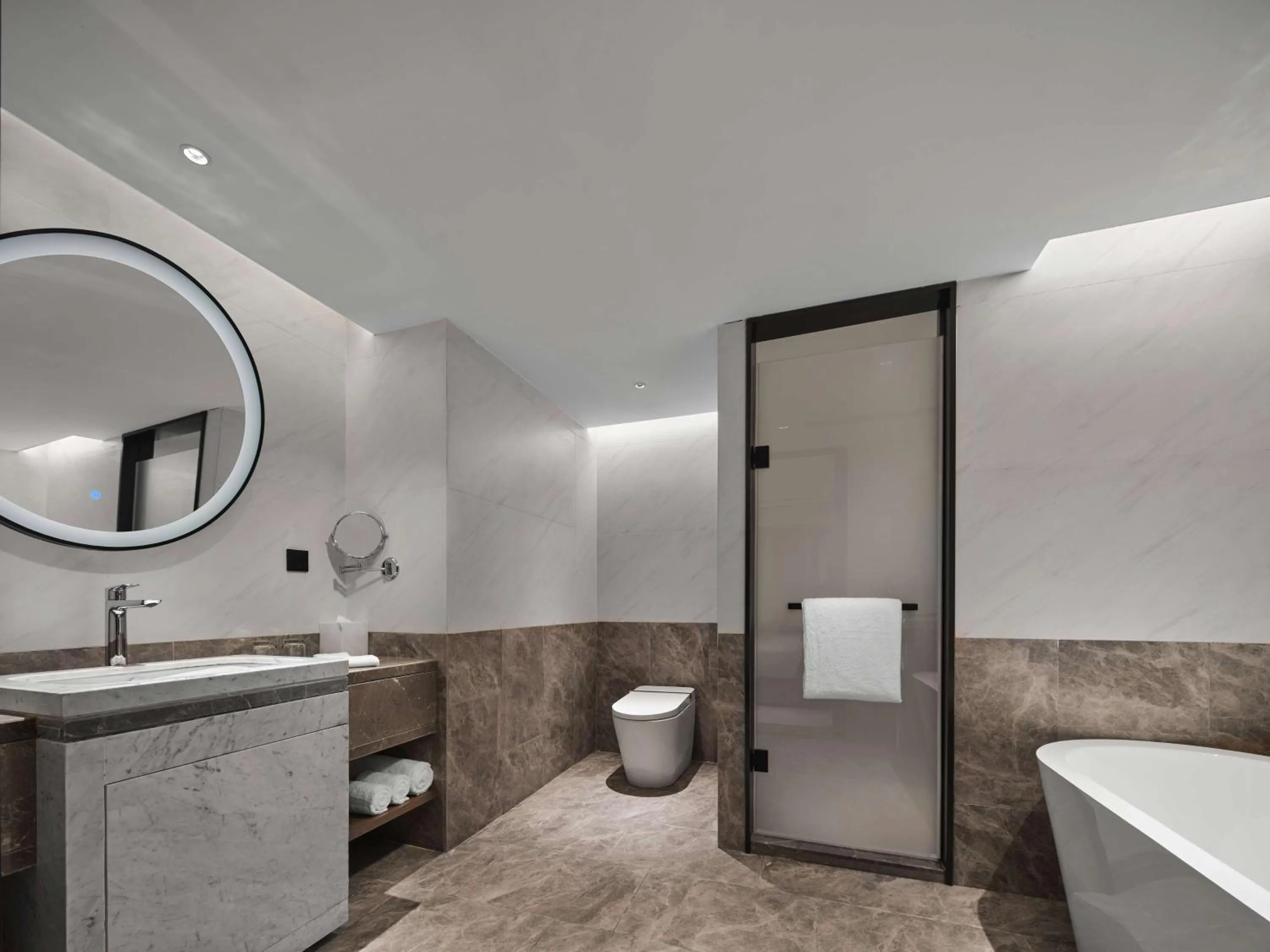 Bathroom in Hilton Garden Inn Hangzhou West Lake