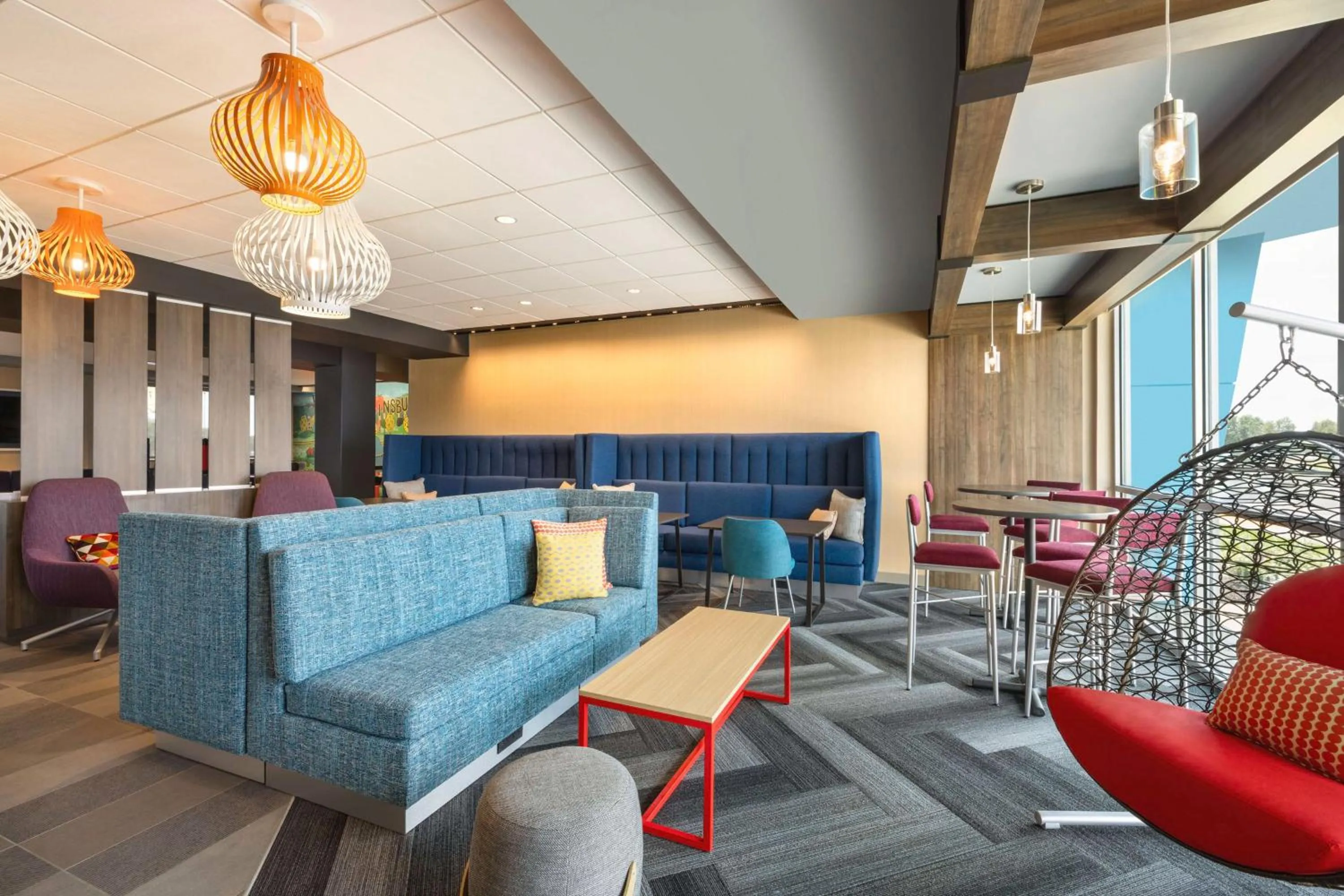 Lobby or reception in Tru By Hilton Martinsburg