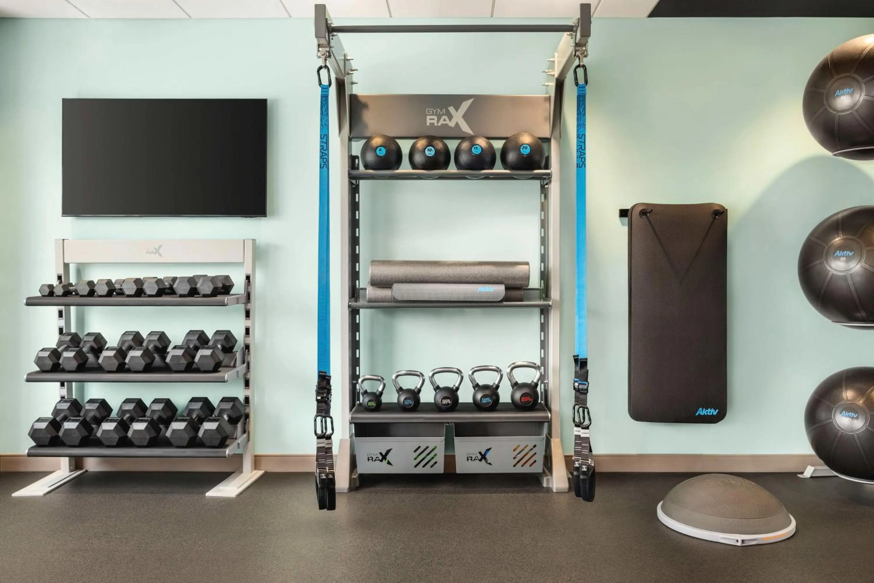 Fitness centre/facilities in Tru By Hilton Martinsburg