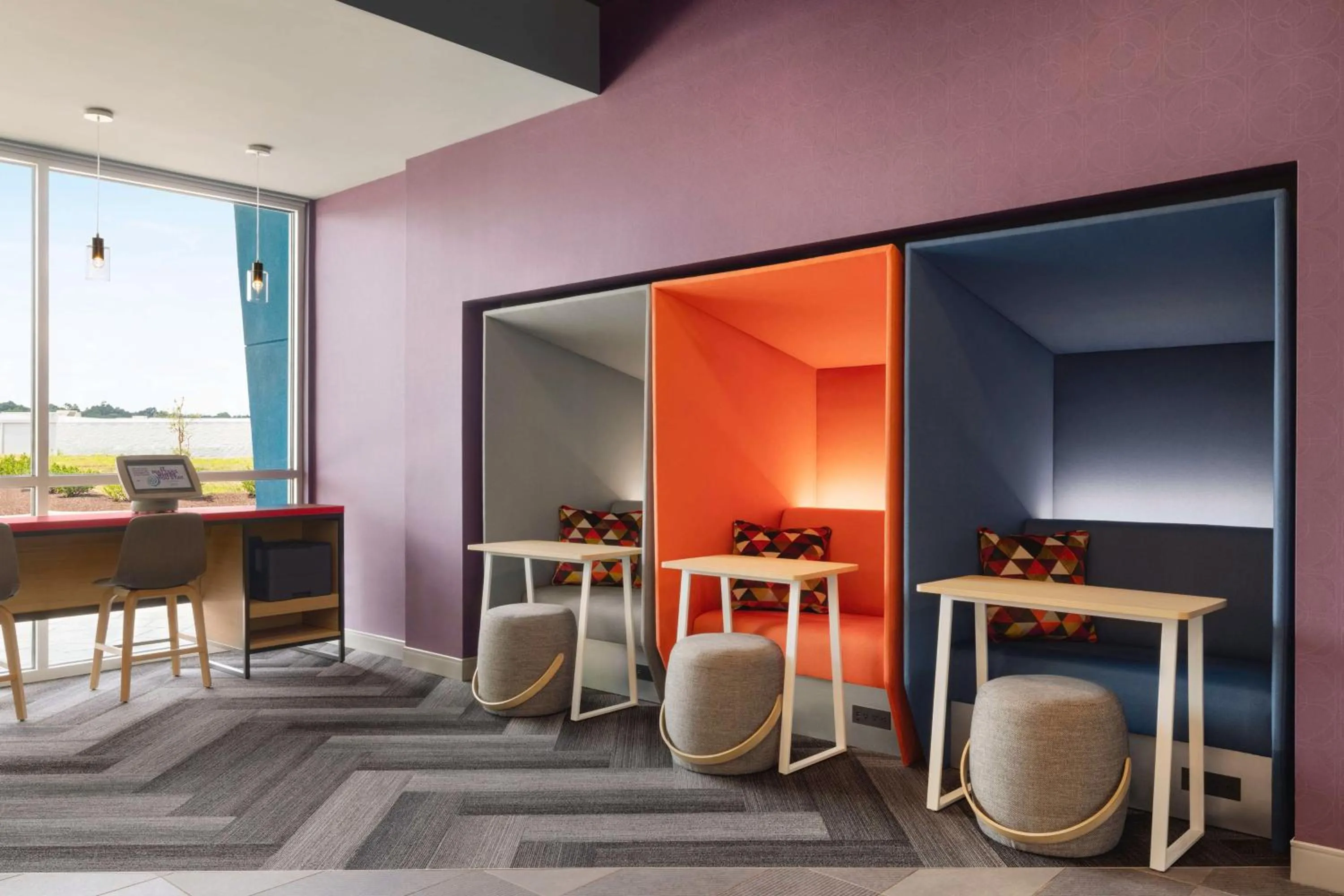 Lobby or reception in Tru By Hilton Martinsburg