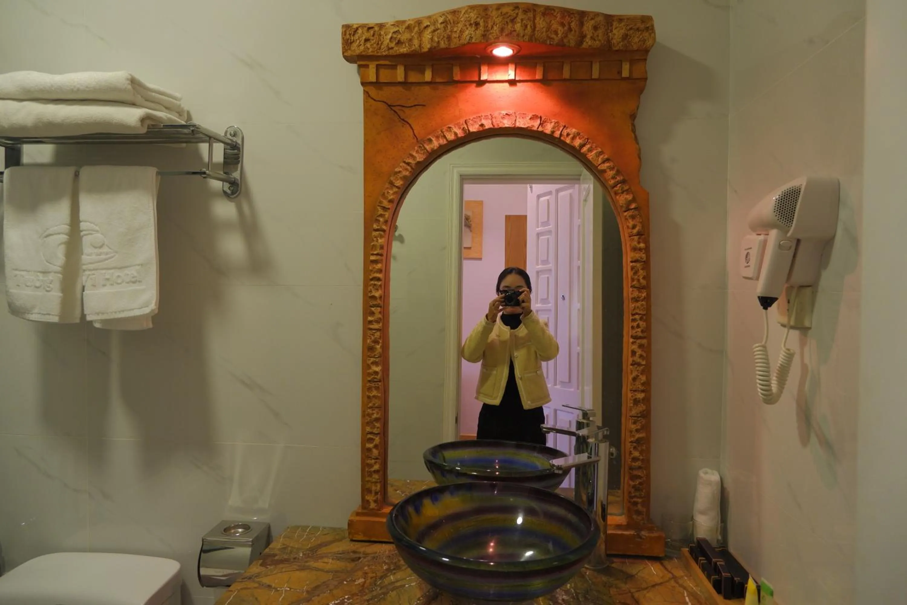 Bathroom in Tuong Vi Hotel