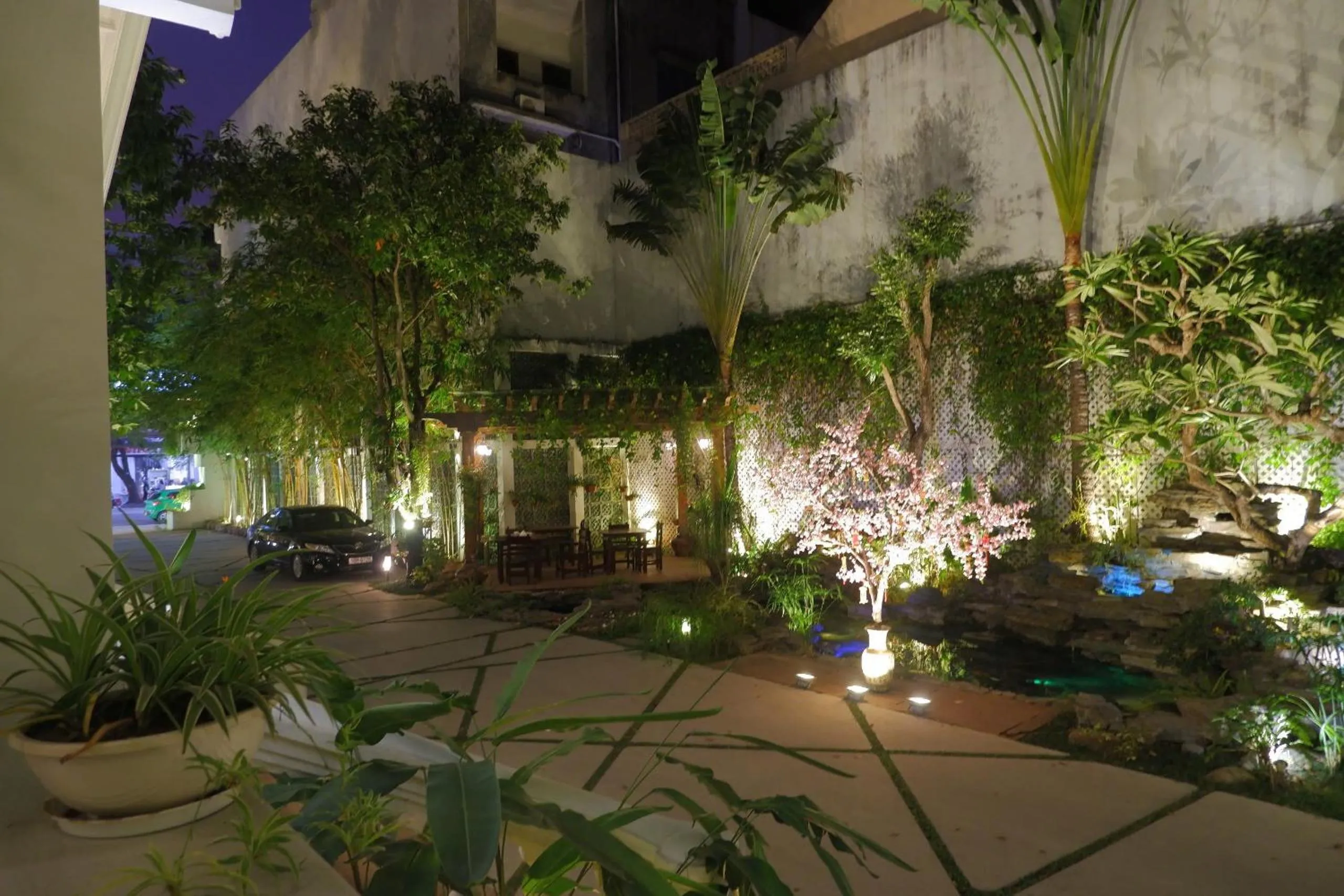 Night in Tuong Vi Hotel