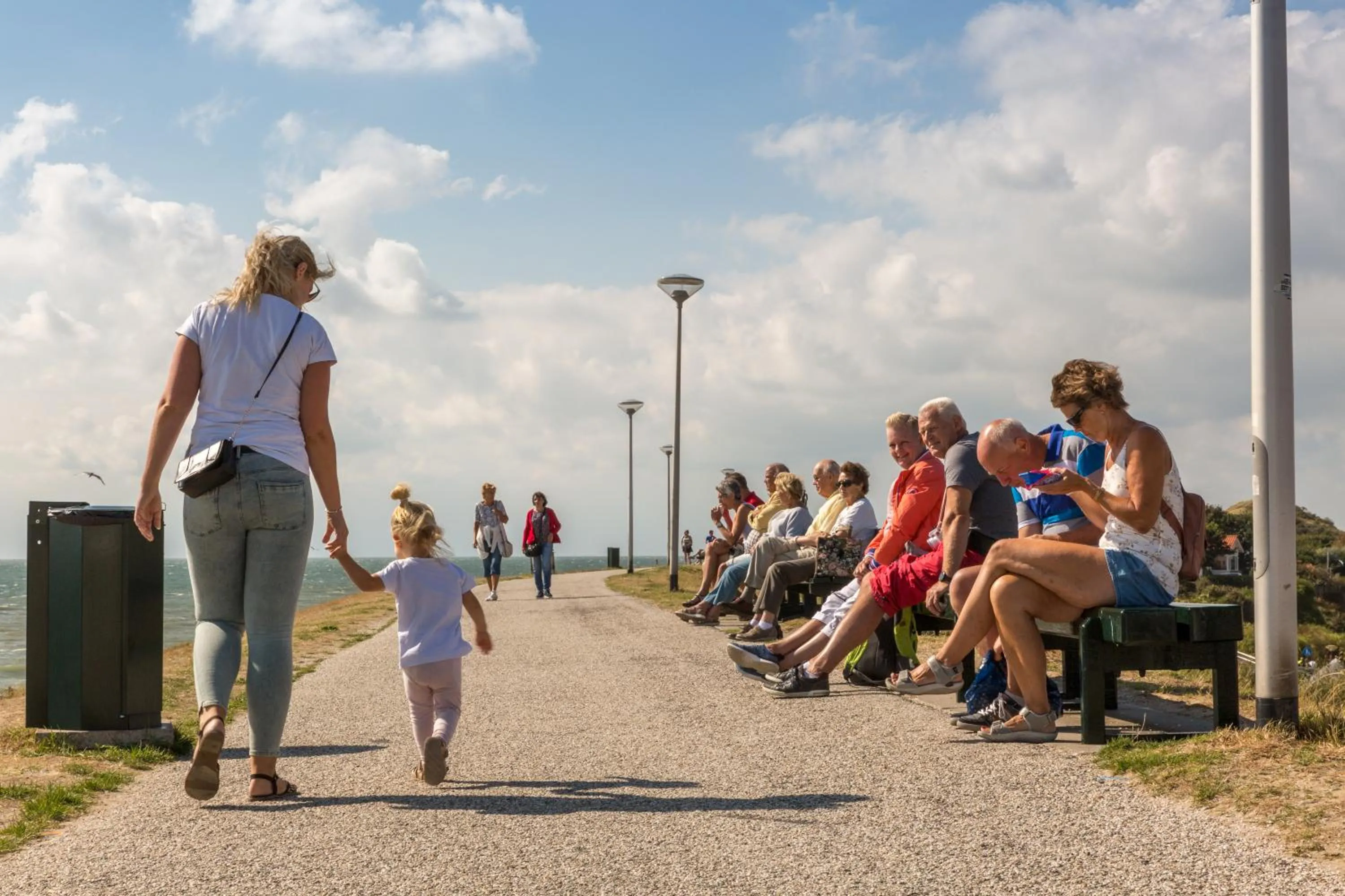 Neighbourhood in Beach Hotel I Kloeg Collection