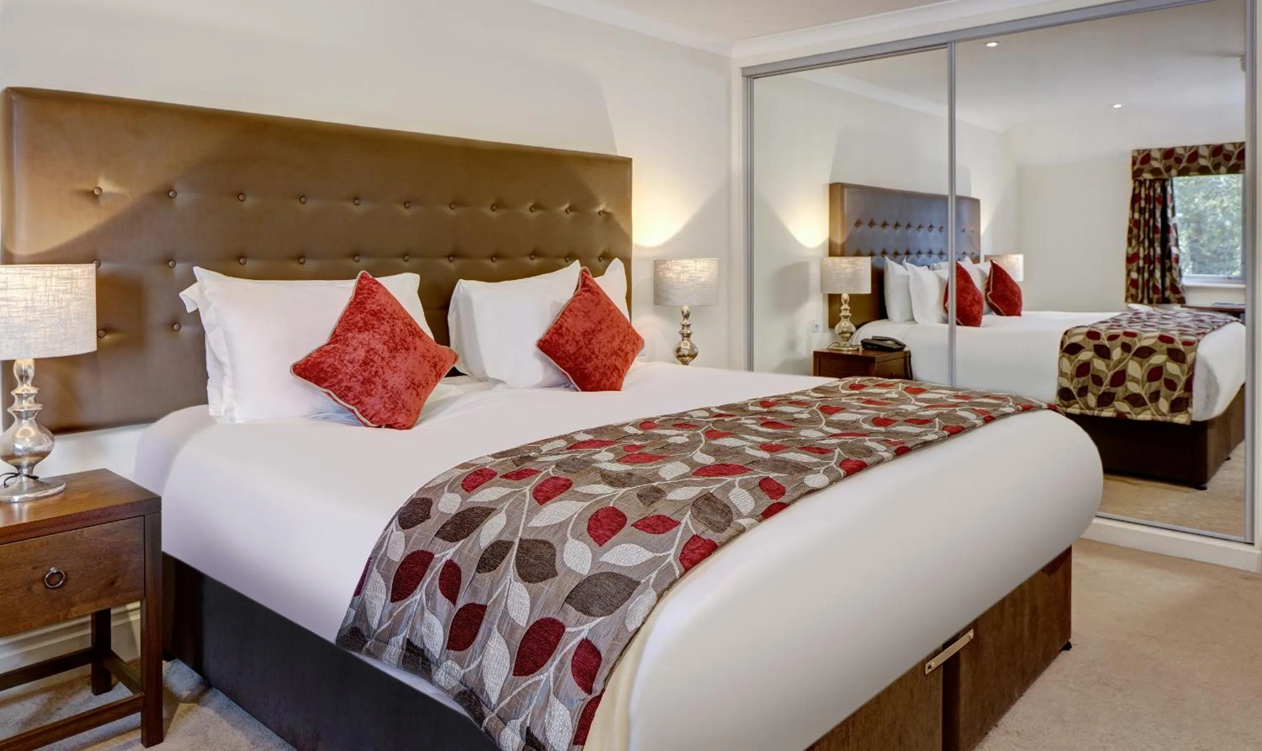 Photo of the whole room, Bed in Nailcote Hall