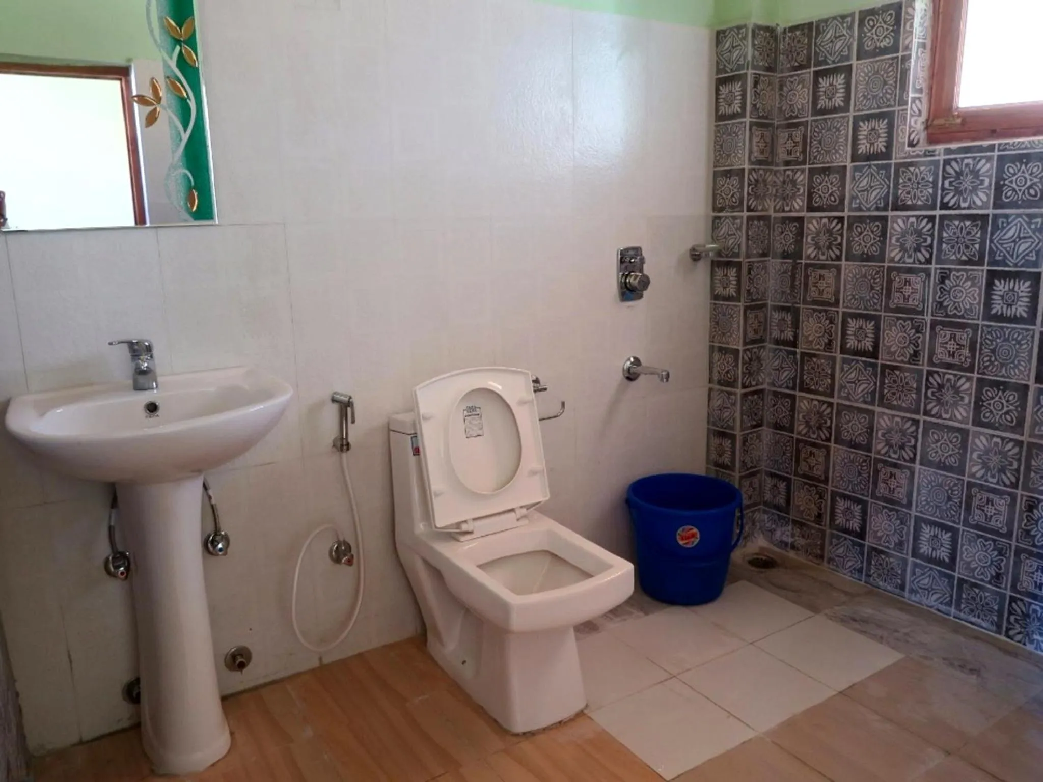 Bathroom in Tsomoriri Hotel Lake View