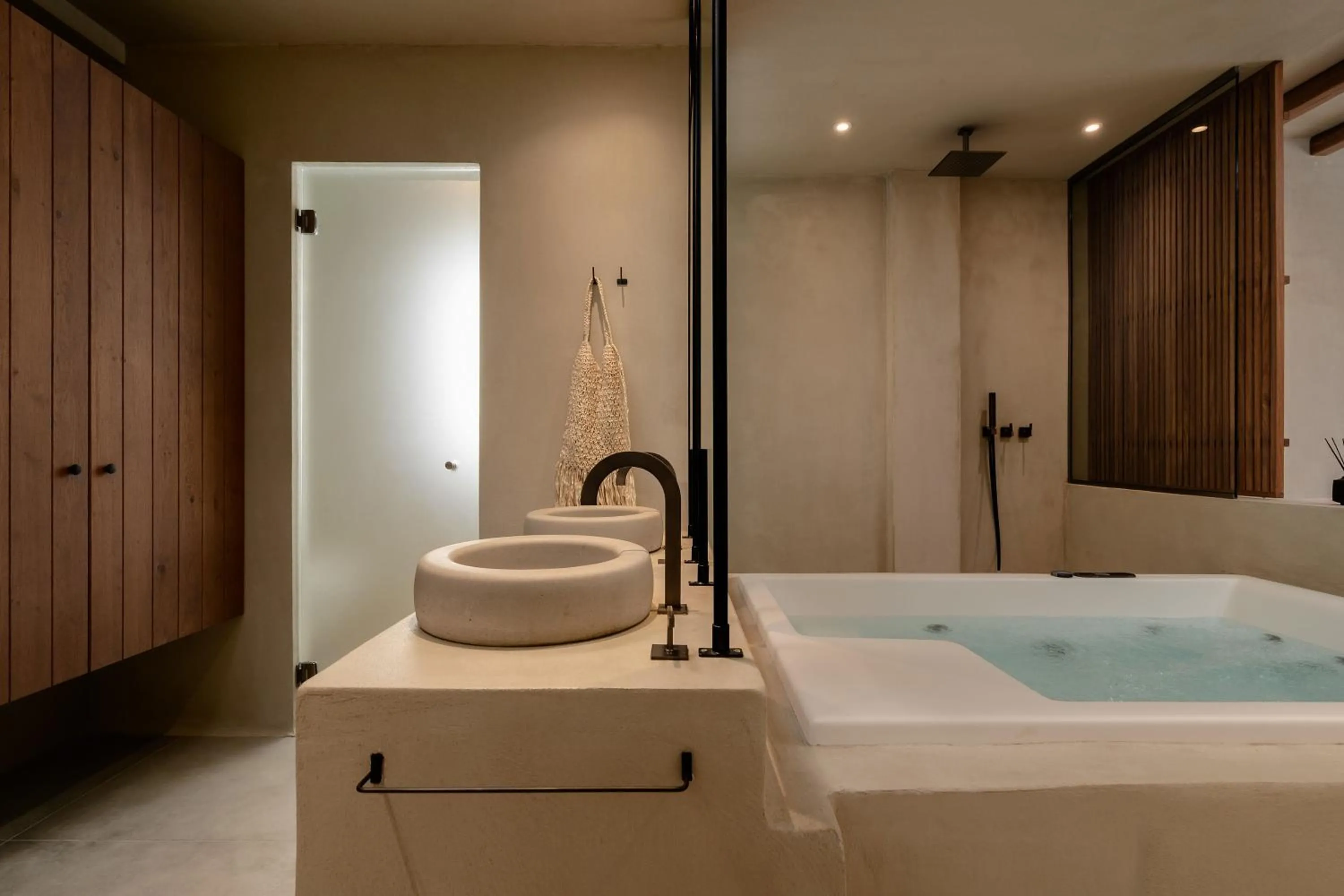 Tesoro Elegant escapes- suites