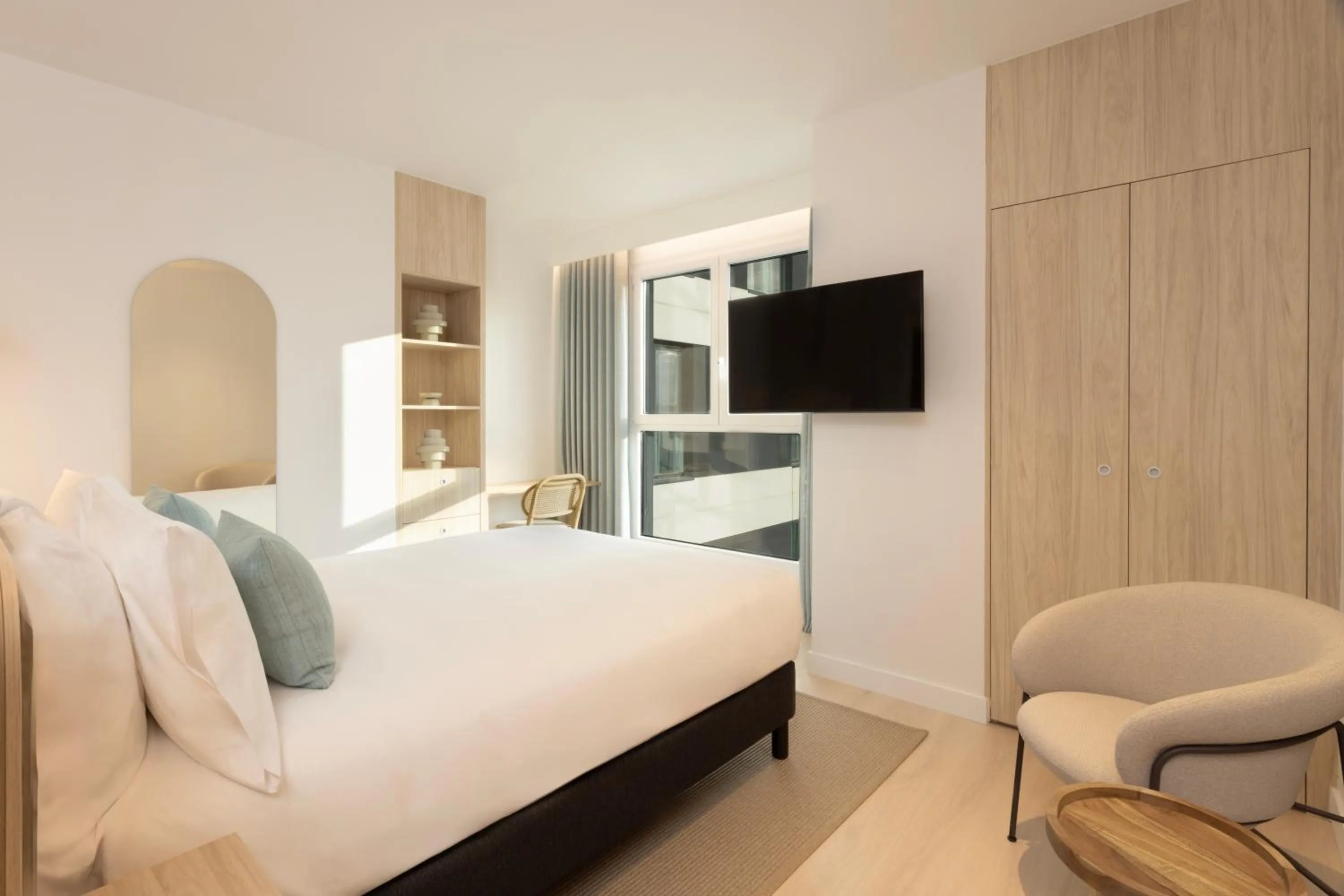 TV and multimedia, Bed in Staybridge Suites & Apartments Malaga by IHG