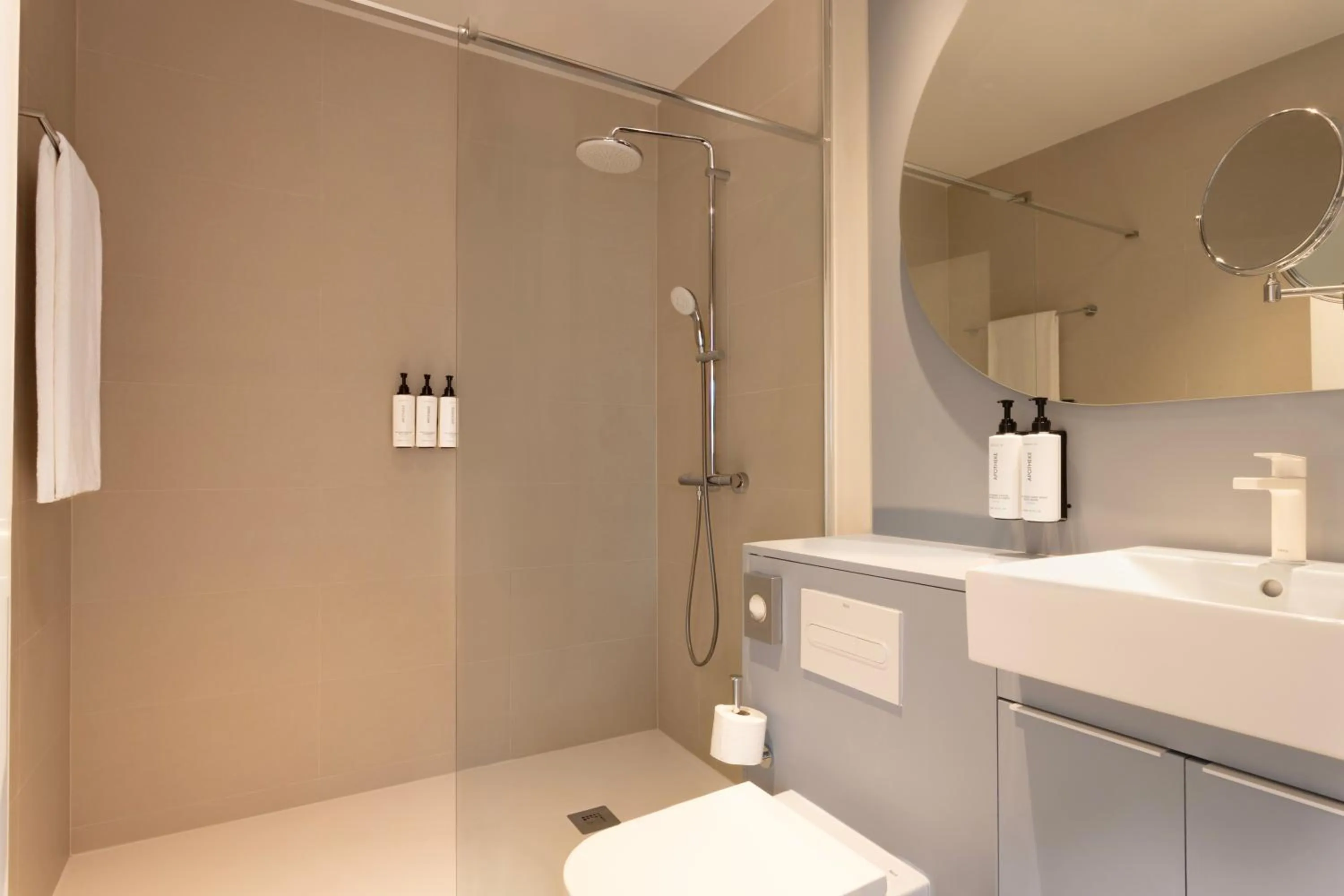 Bathroom in Staybridge Suites & Apartments Malaga by IHG