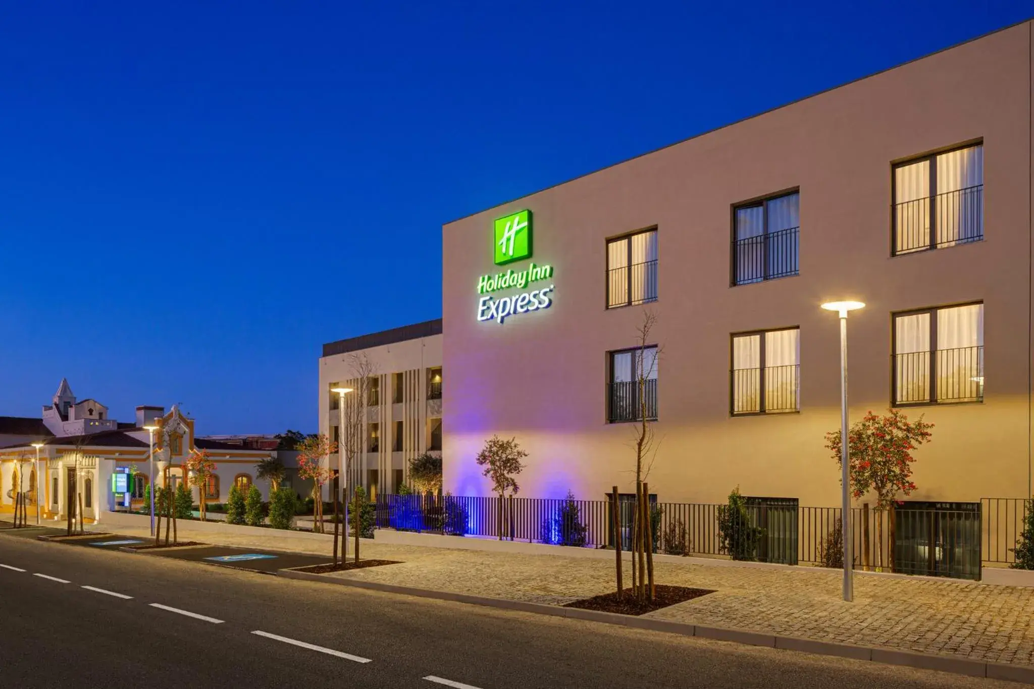 Property building in Holiday Inn Express Évora by IHG Property building in Holiday Inn Express Évora by IHG