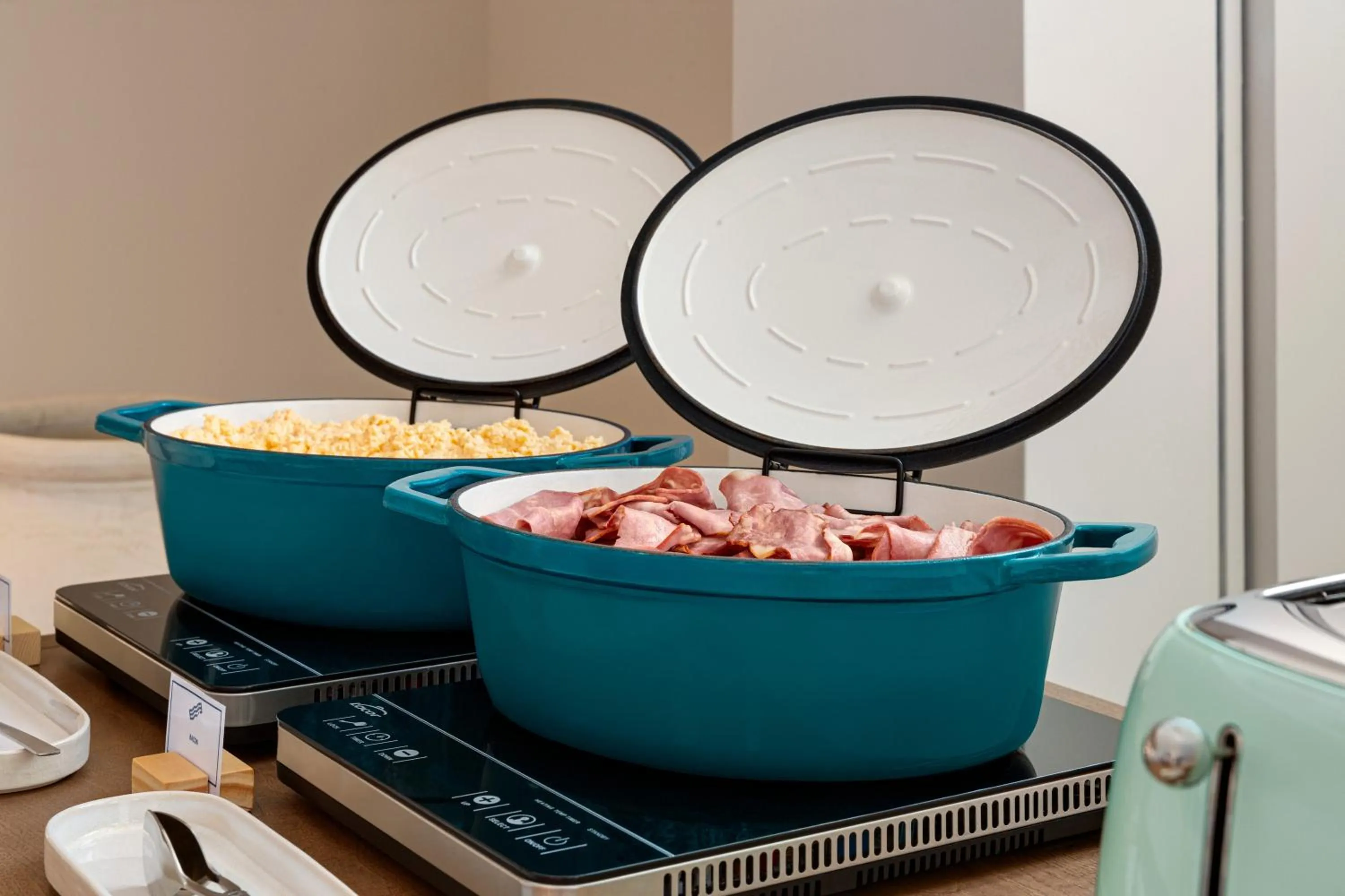 Buffet breakfast in Holiday Inn Express Évora by IHG