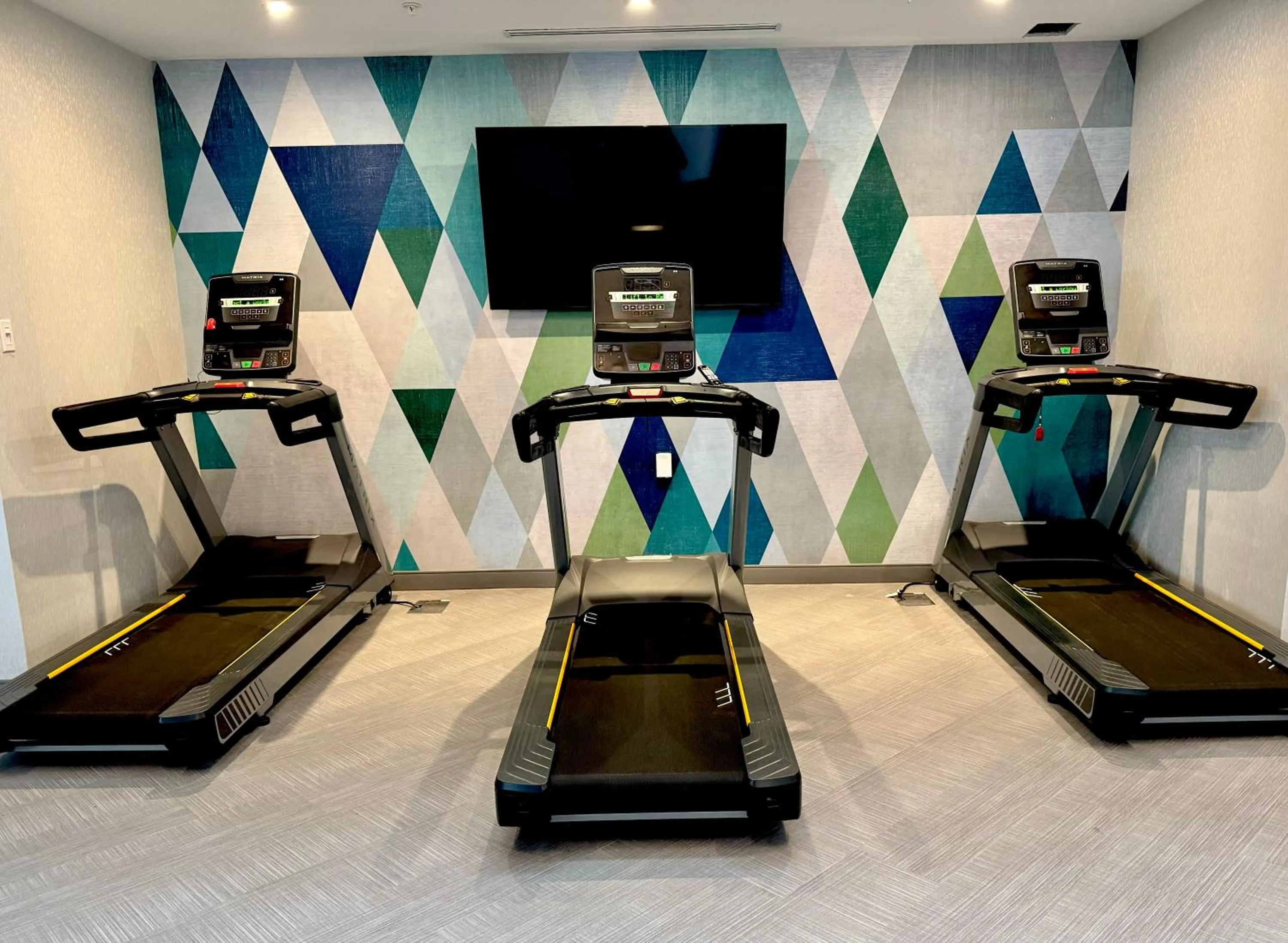 Fitness centre/facilities in Candlewood Suites Burlington Conference Centre by IHG