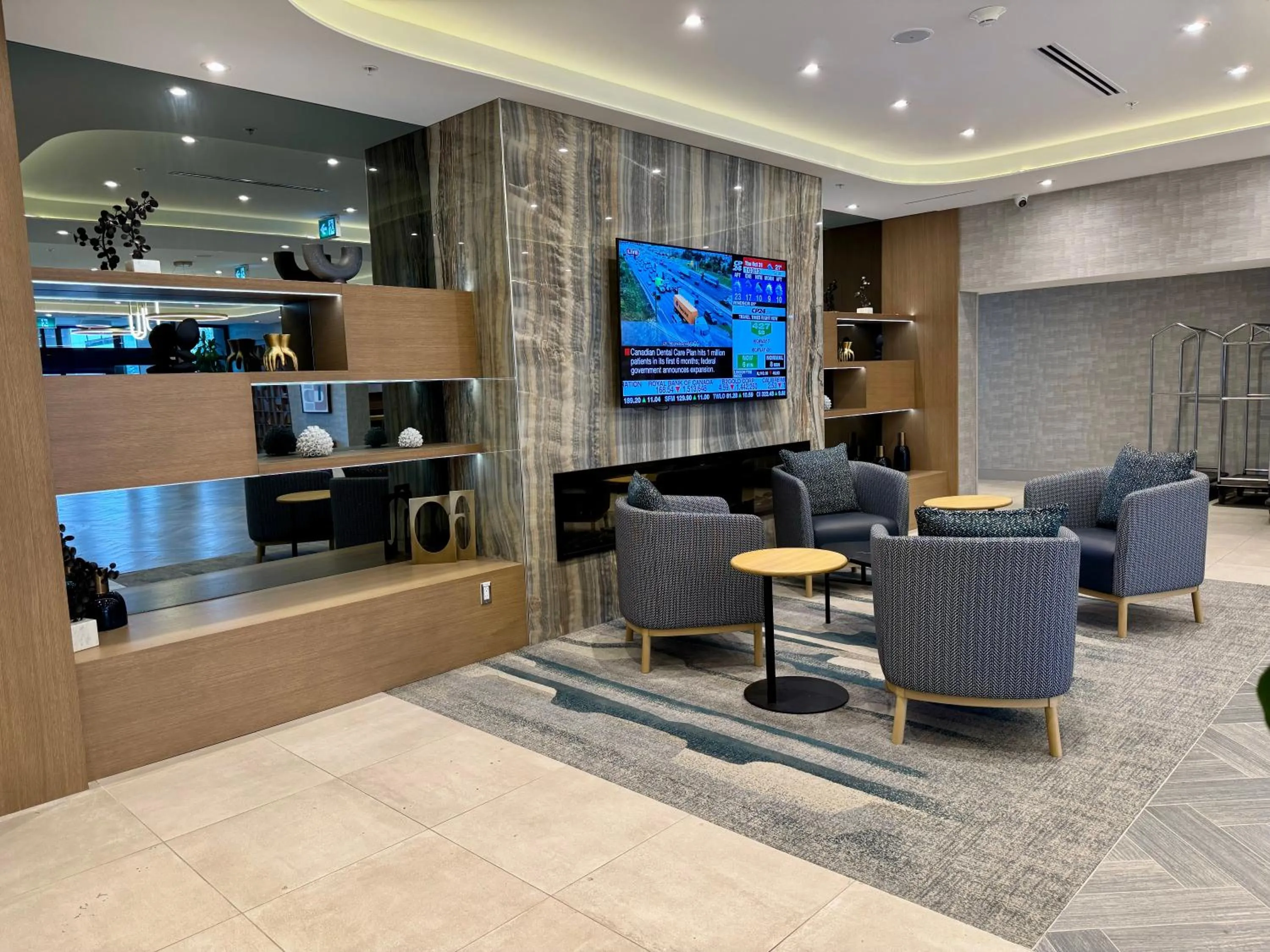 Lobby or reception in Candlewood Suites Burlington Conference Centre by IHG