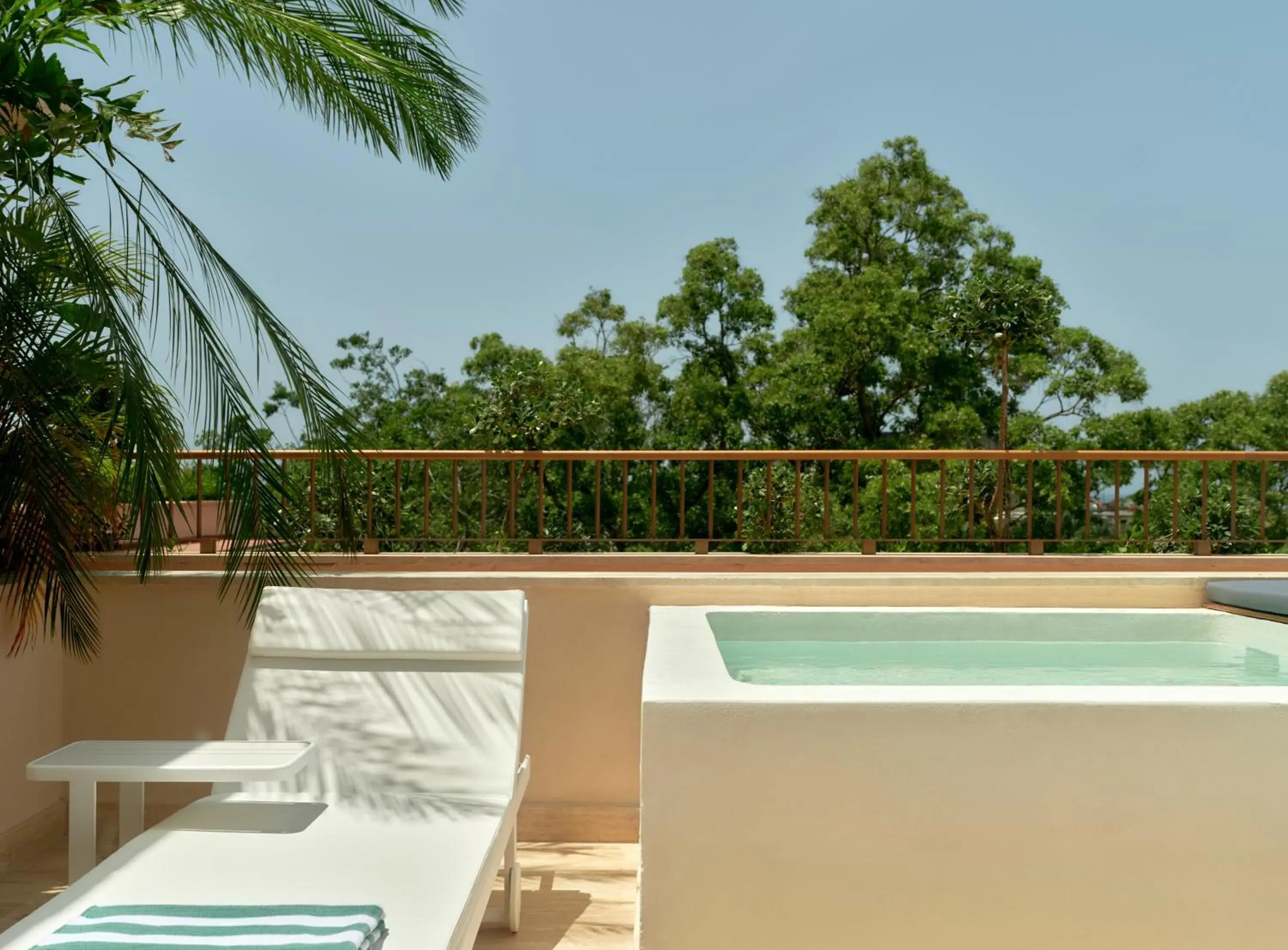 sunbed in Kimpton Las Mercedes by IHG sunbed in Kimpton Las Mercedes by IHG