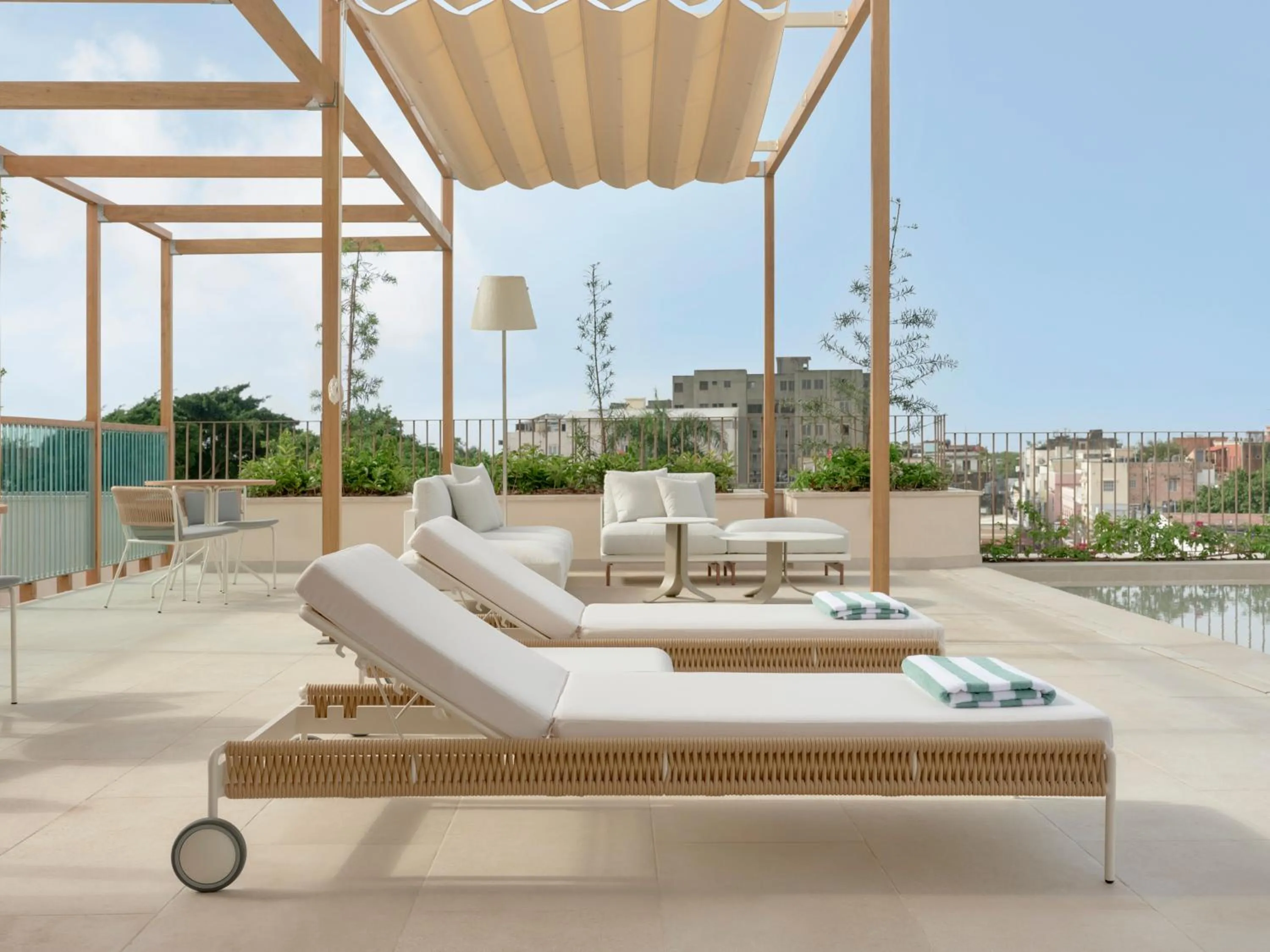 Swimming pool in Kimpton Las Mercedes by IHG